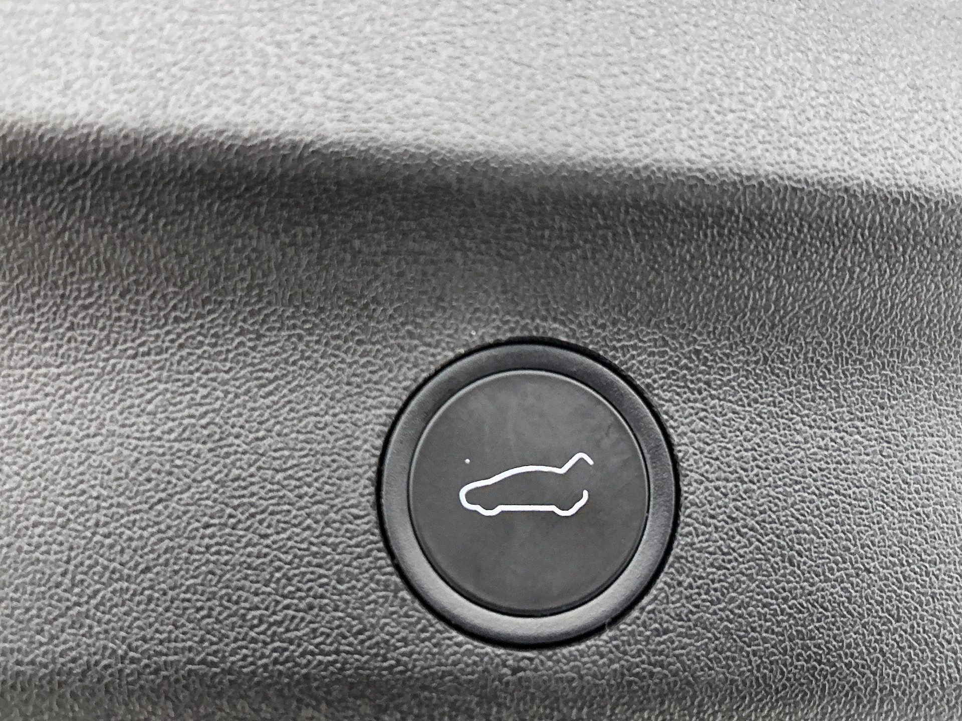 Tesla-Model Y-image-23