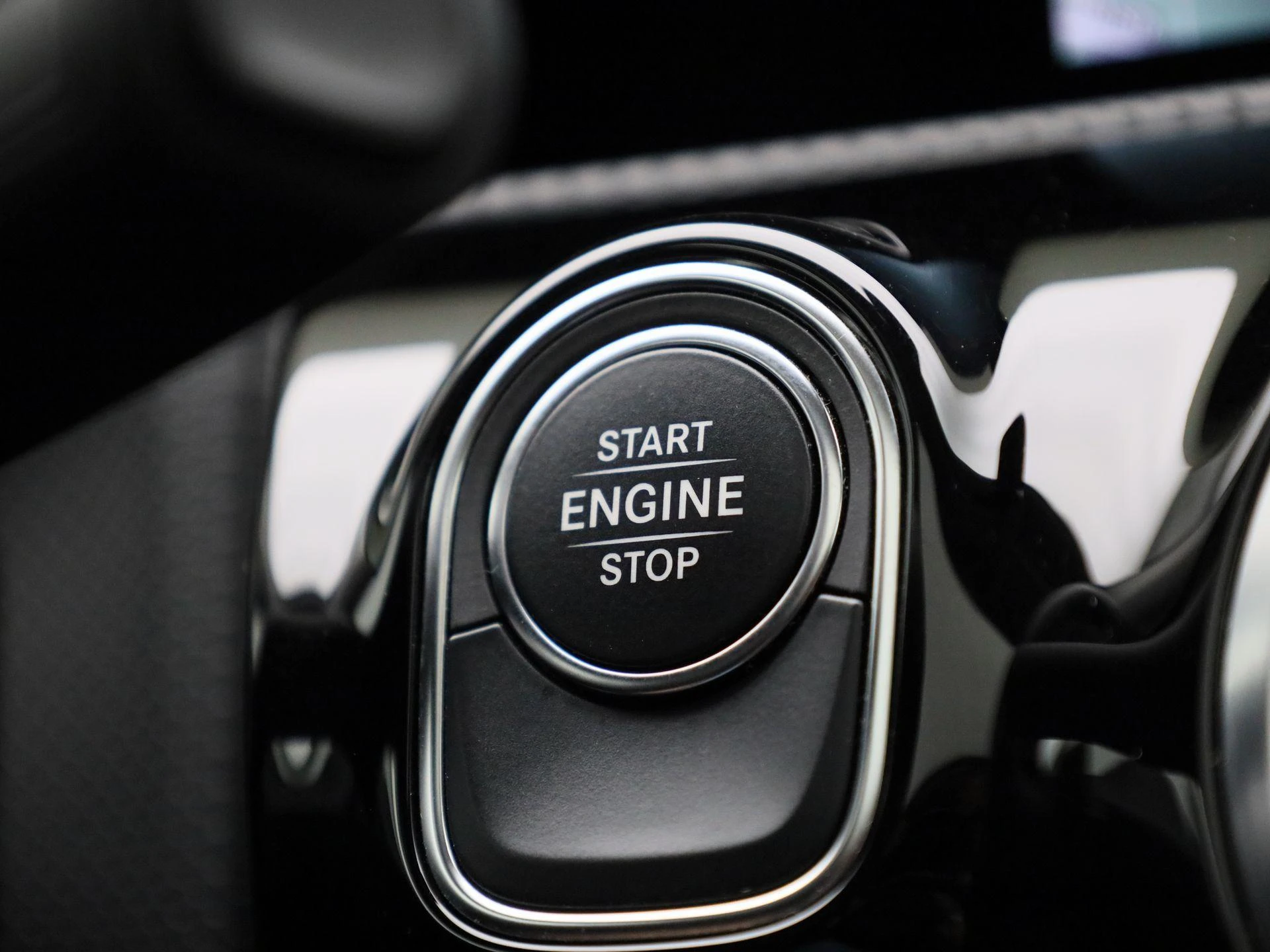 Mercedes-Benz-CLA-image-20