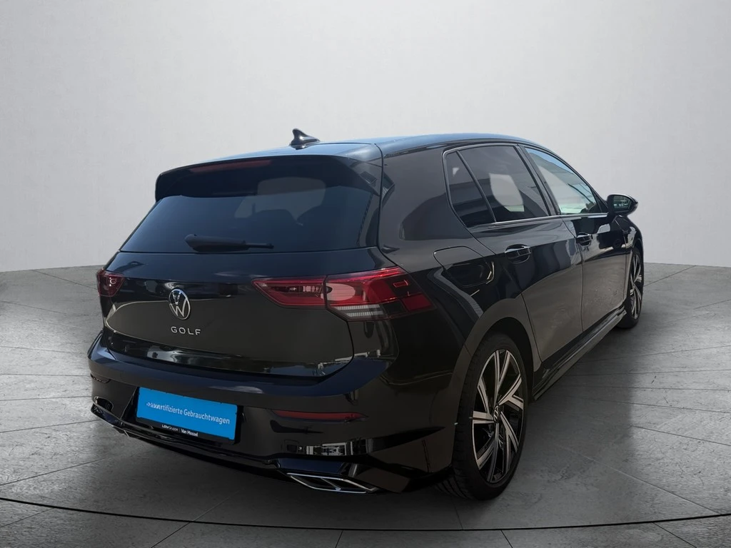 Volkswagen-Golf-image-4