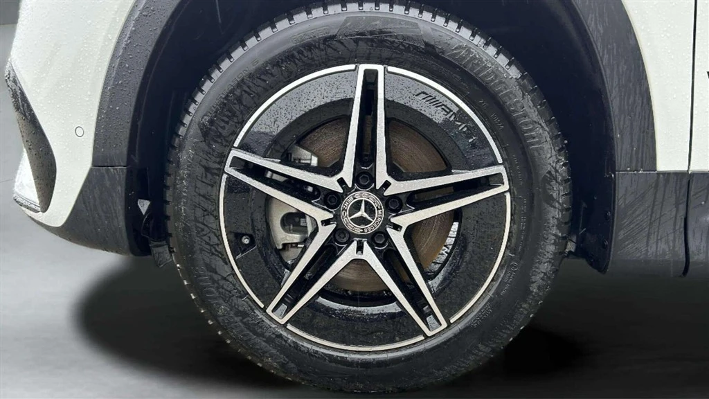 Mercedes-Benz-EQB-image-8