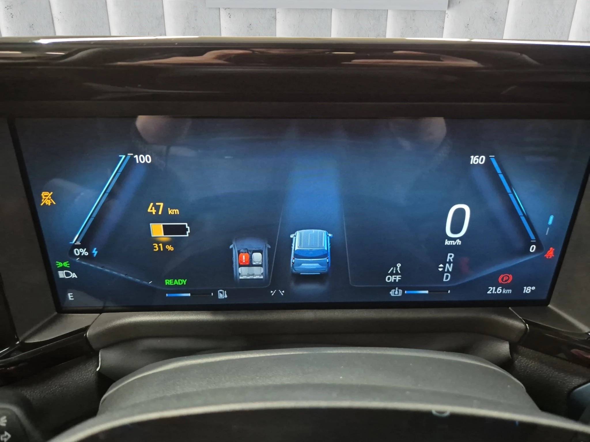 Ford-Tourneo Courier-image-14