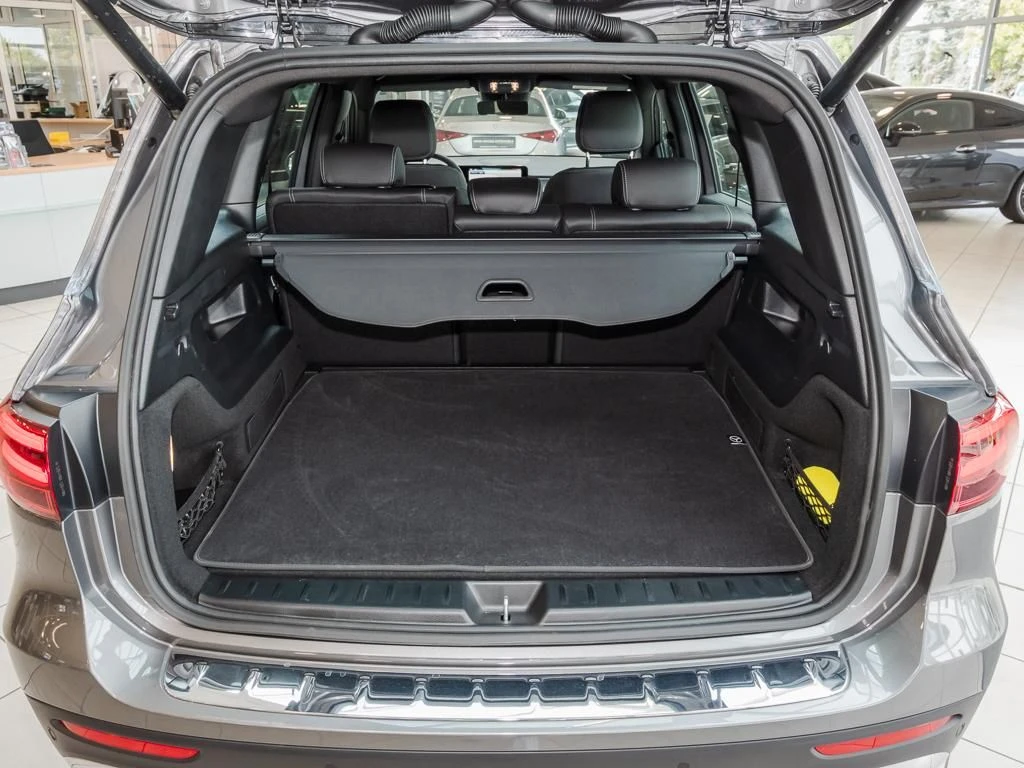 Mercedes-Benz-GLB 200 d-image-14