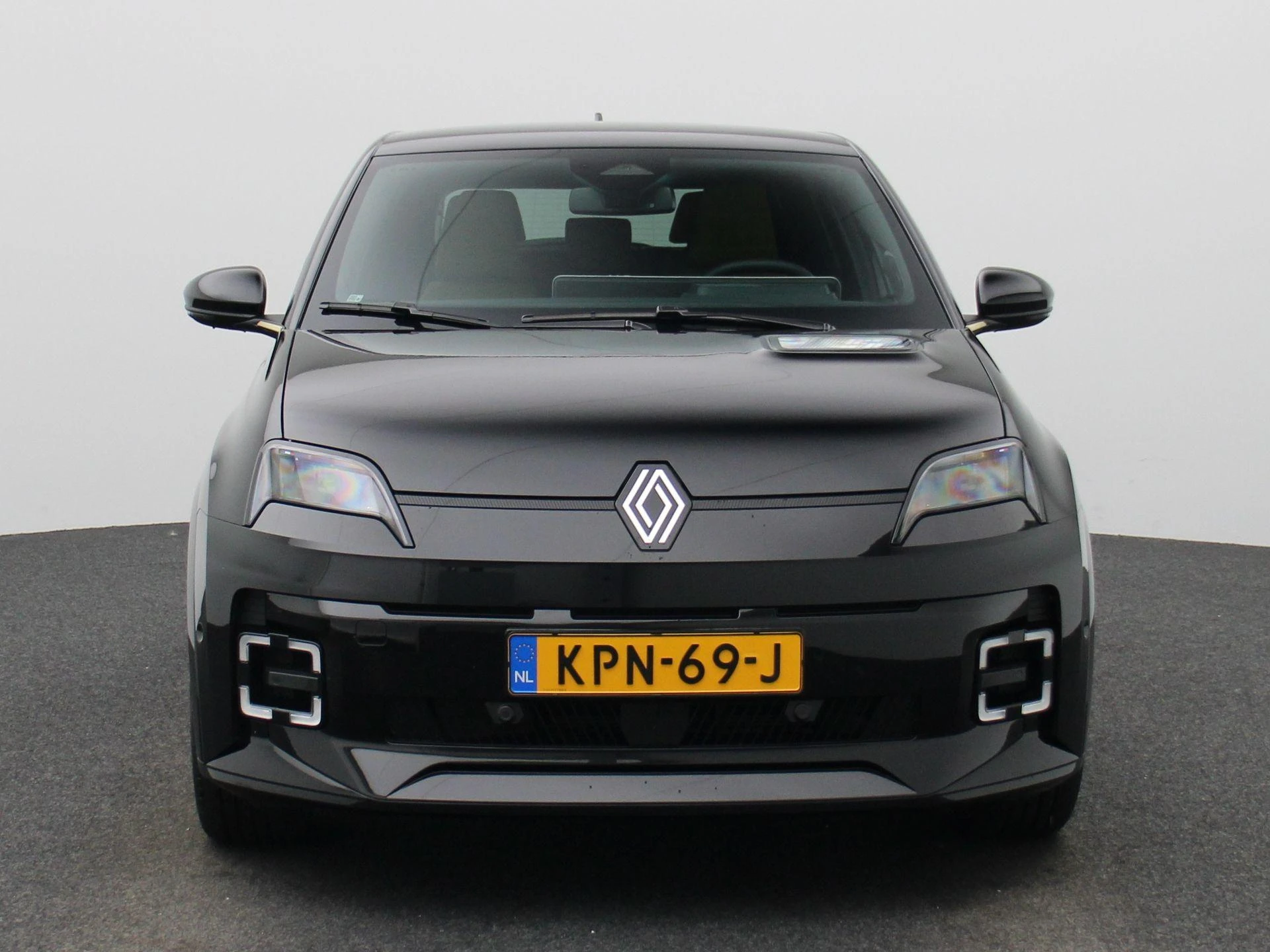 Renault-5-image-2