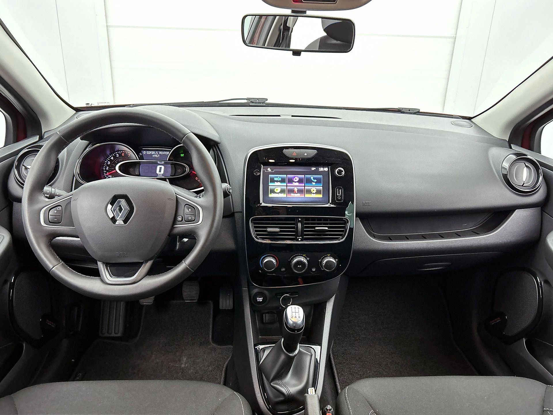 Renault-Clio-image-19