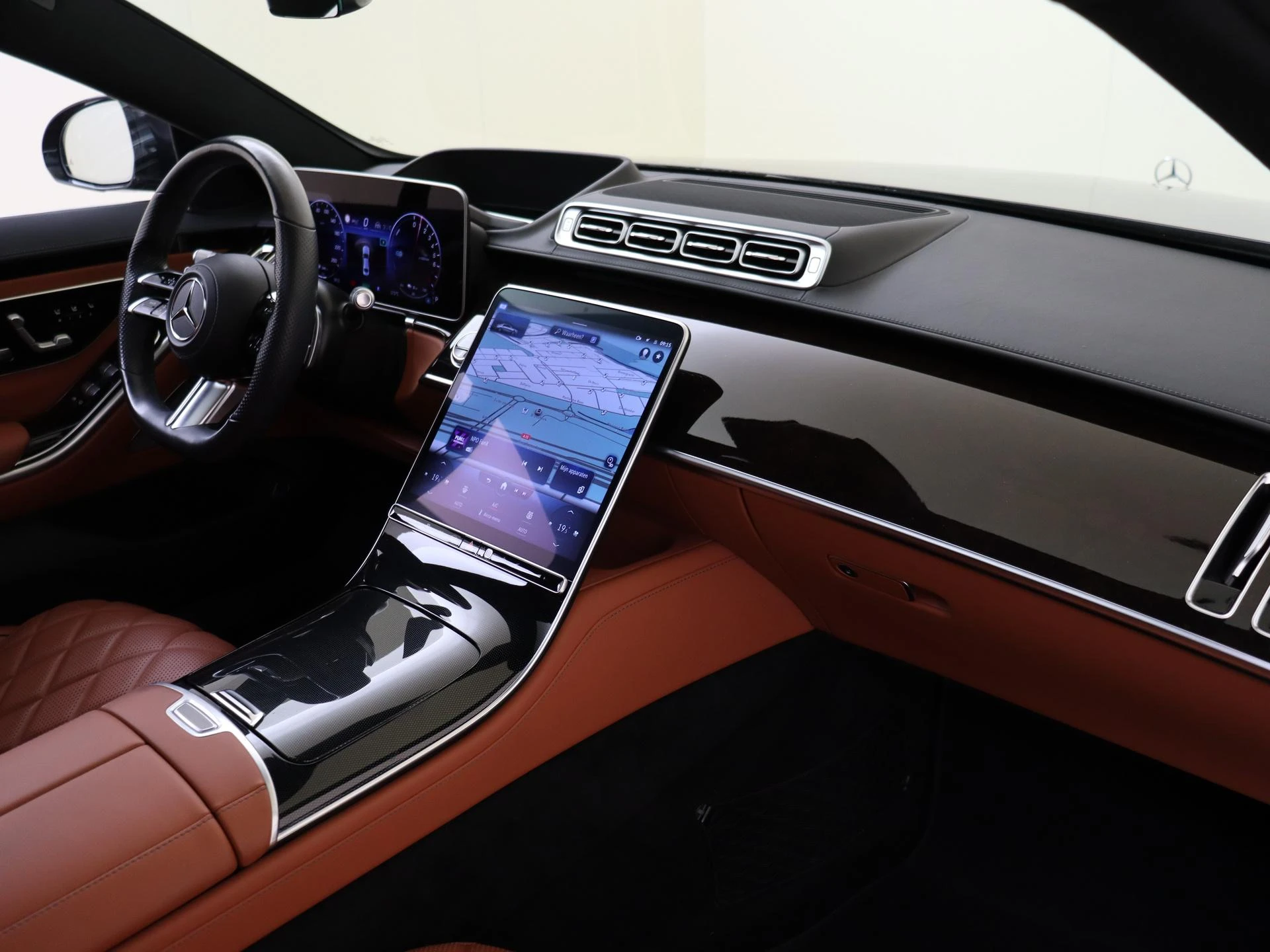 Mercedes-Benz-S-Klasse-image-4