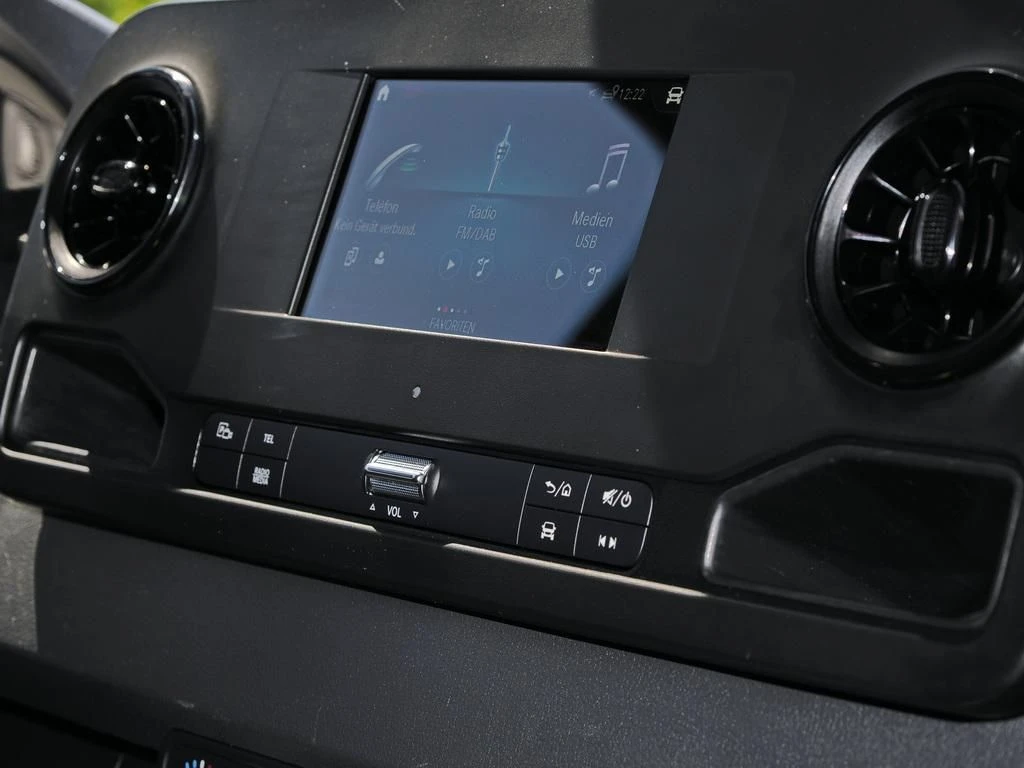 Mercedes-Benz-Sprinter 211-image-10