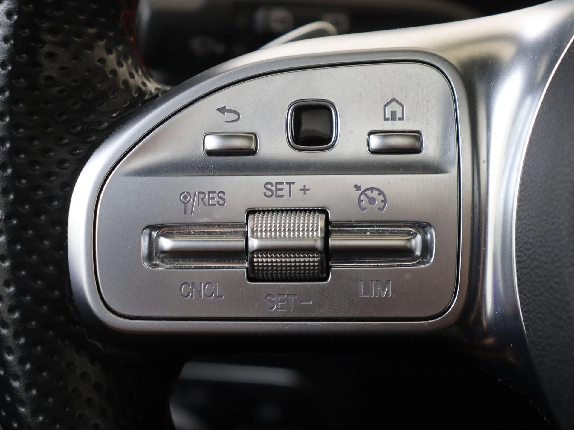 Mercedes-Benz GLA 200 Business Solution AMG