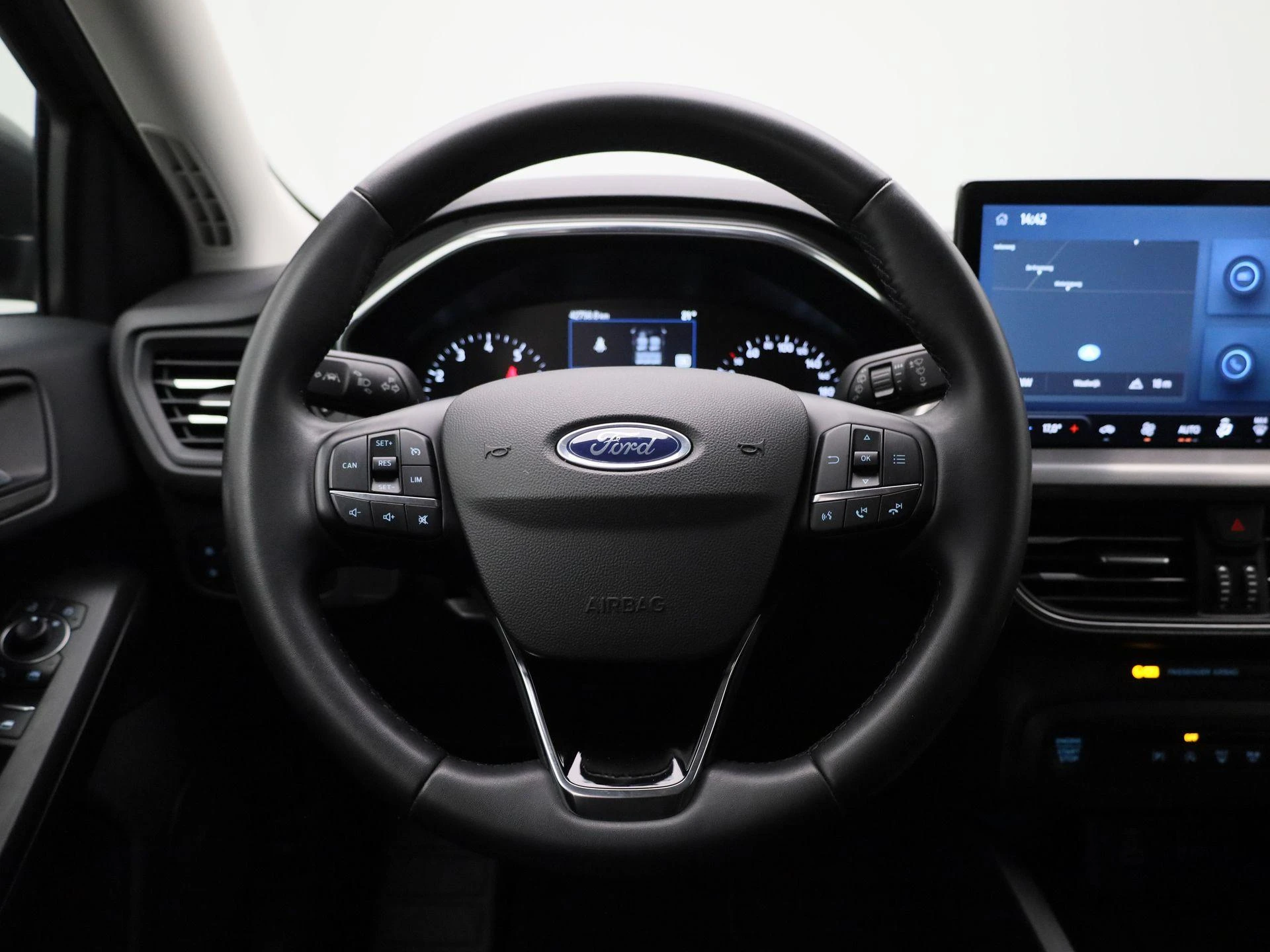Ford Focus 1.0 EcoBoost Hybrid Titanium