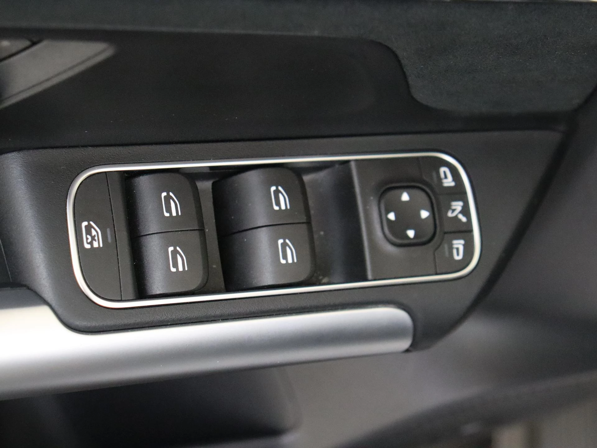 Mercedes-Benz-B-Klasse-image-30