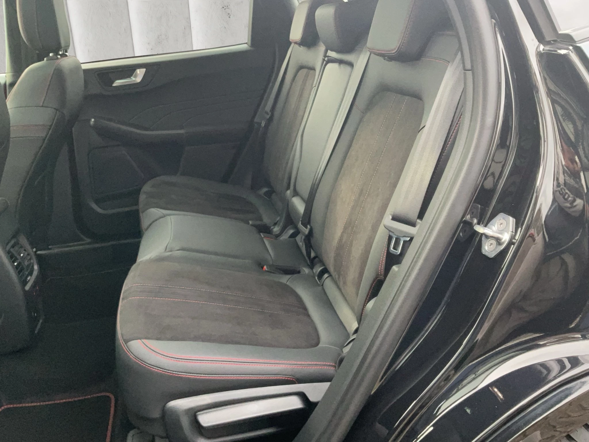 Ford Kuga ST-Line X Aut.*PANO*AHK*360GRAD*LED-MATRIX*NAVI*GRA*WINTER-PKT.