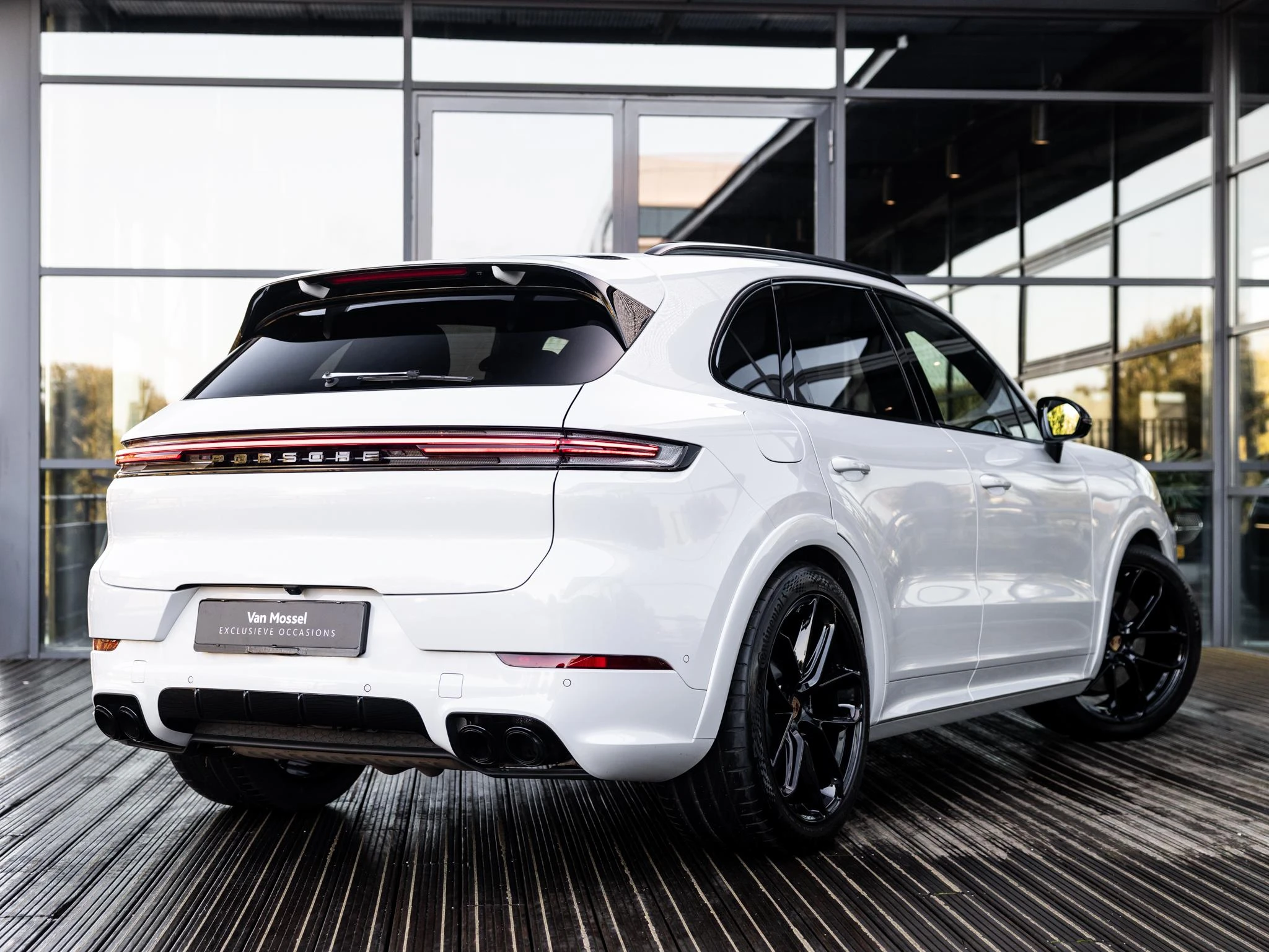 Porsche-Cayenne-image-5
