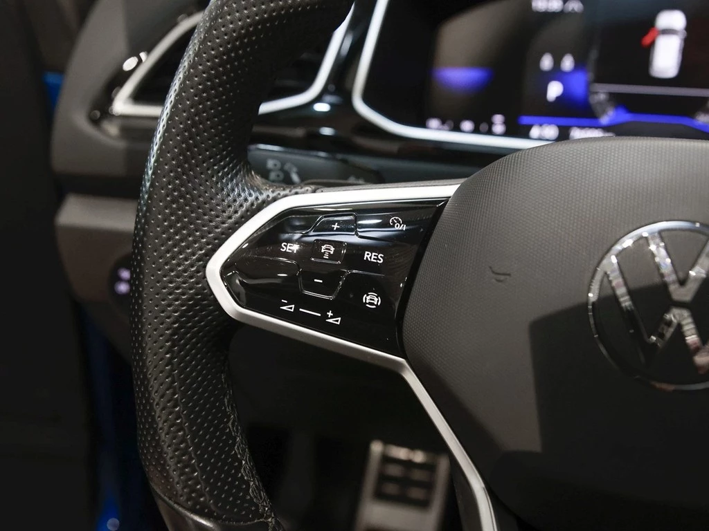 Volkswagen-T-Roc-image-14