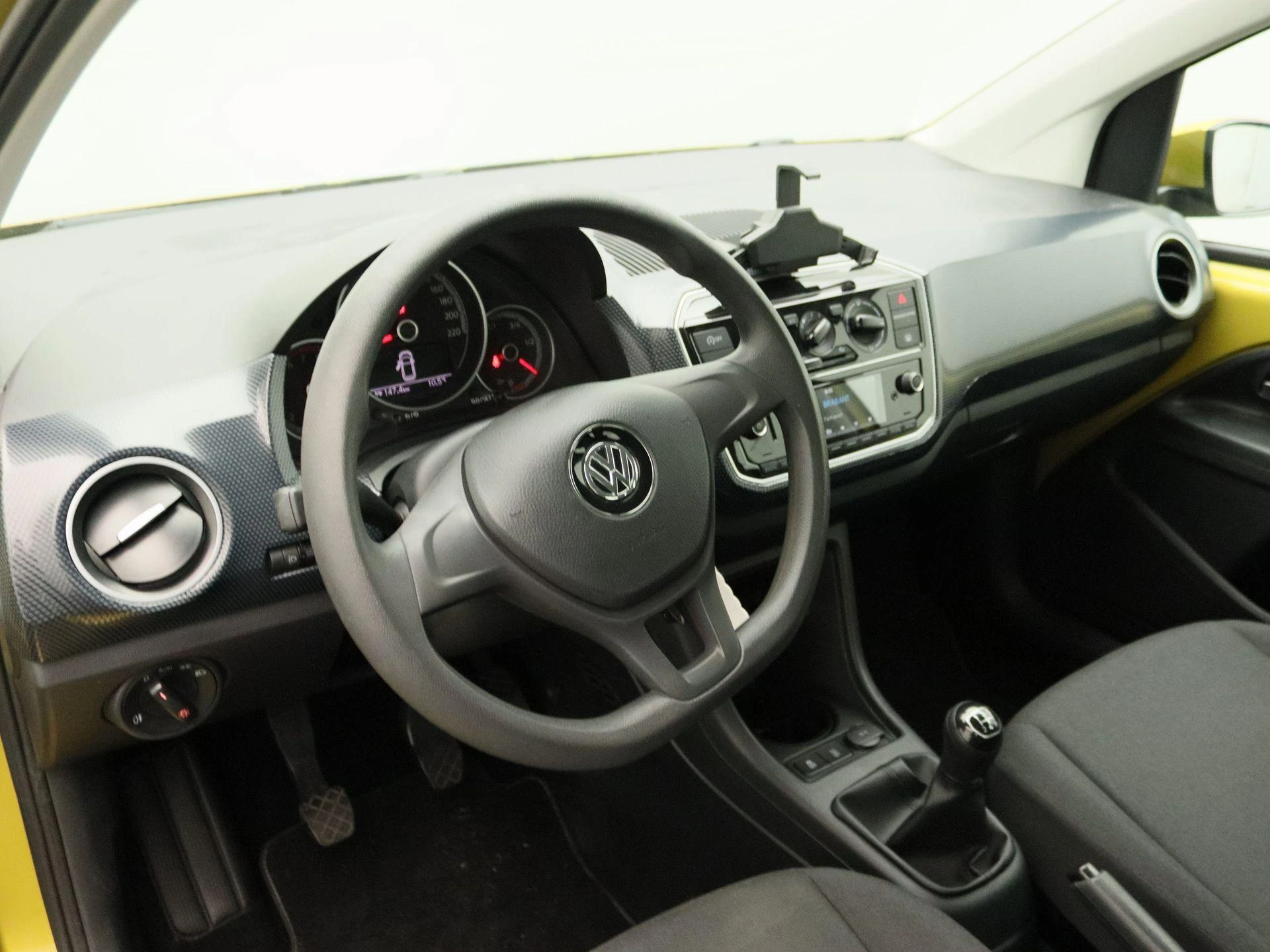 Volkswagen-up!-image-19