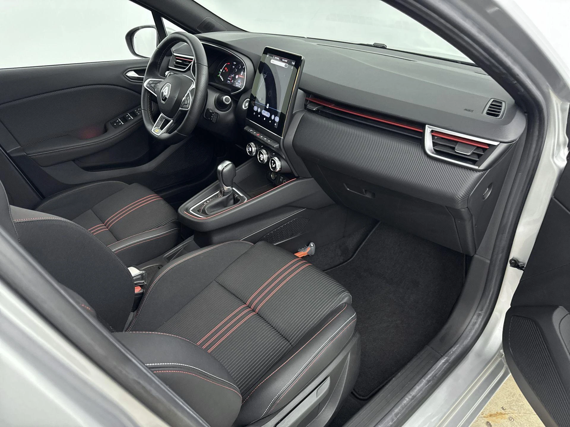 Renault-Clio-image-15