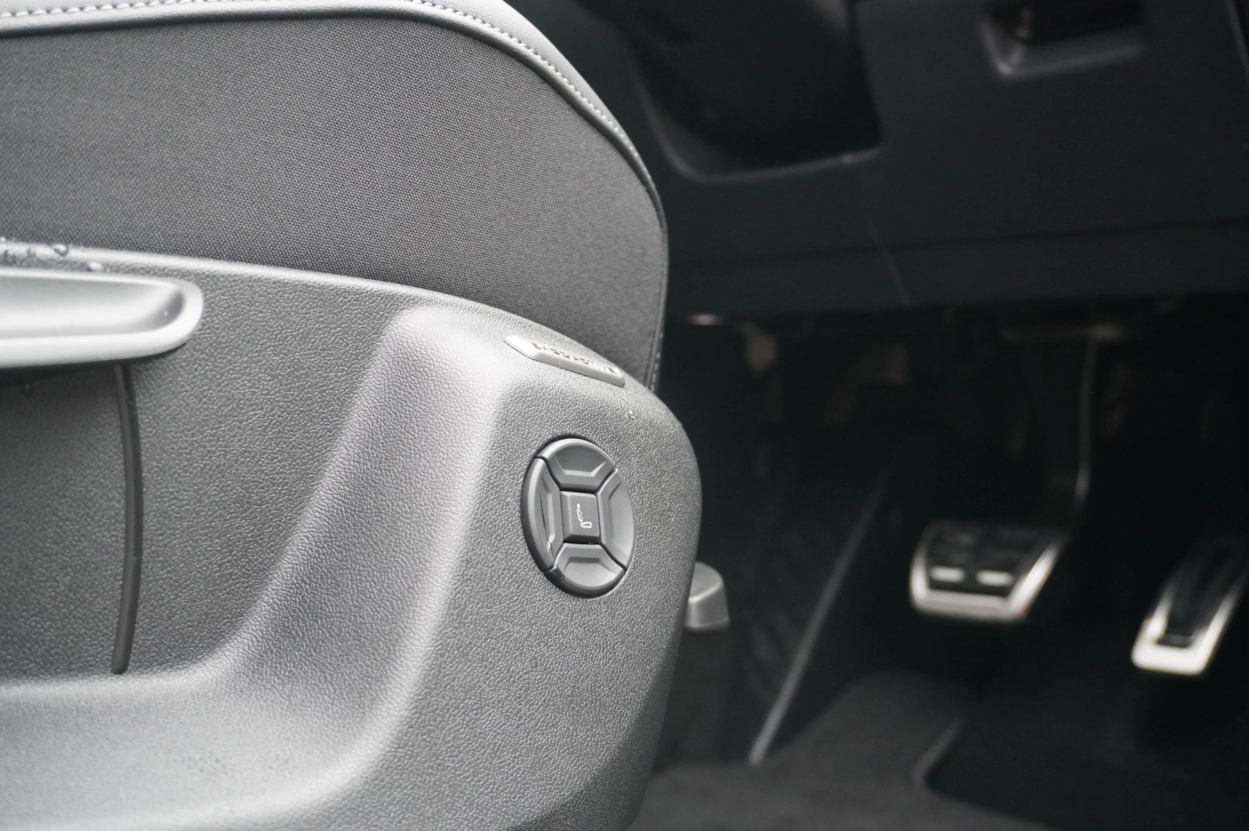 Volkswagen-Tiguan-image-30