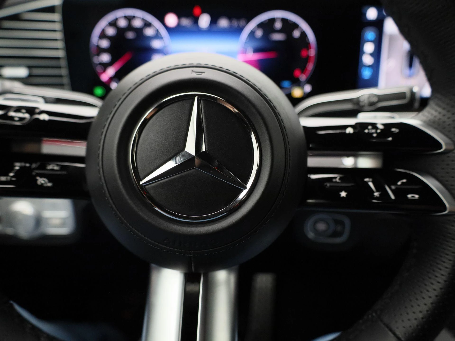 Mercedes-Benz-GLE-image-32