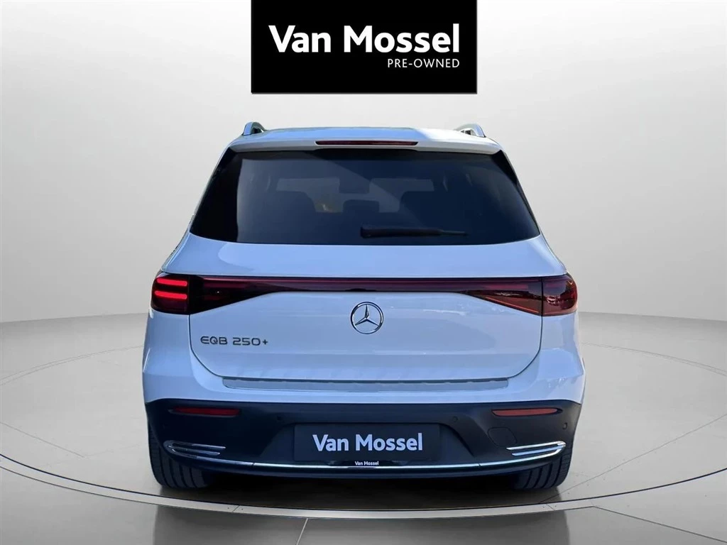 Mercedes-Benz-EQB-image-5