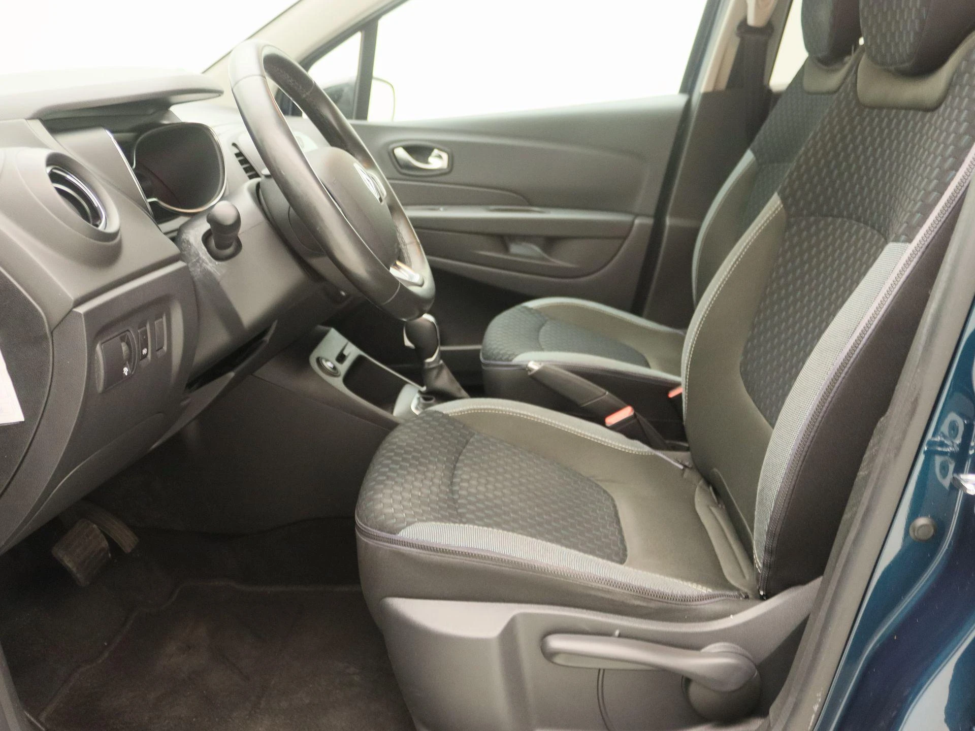 Renault-Captur-image-11