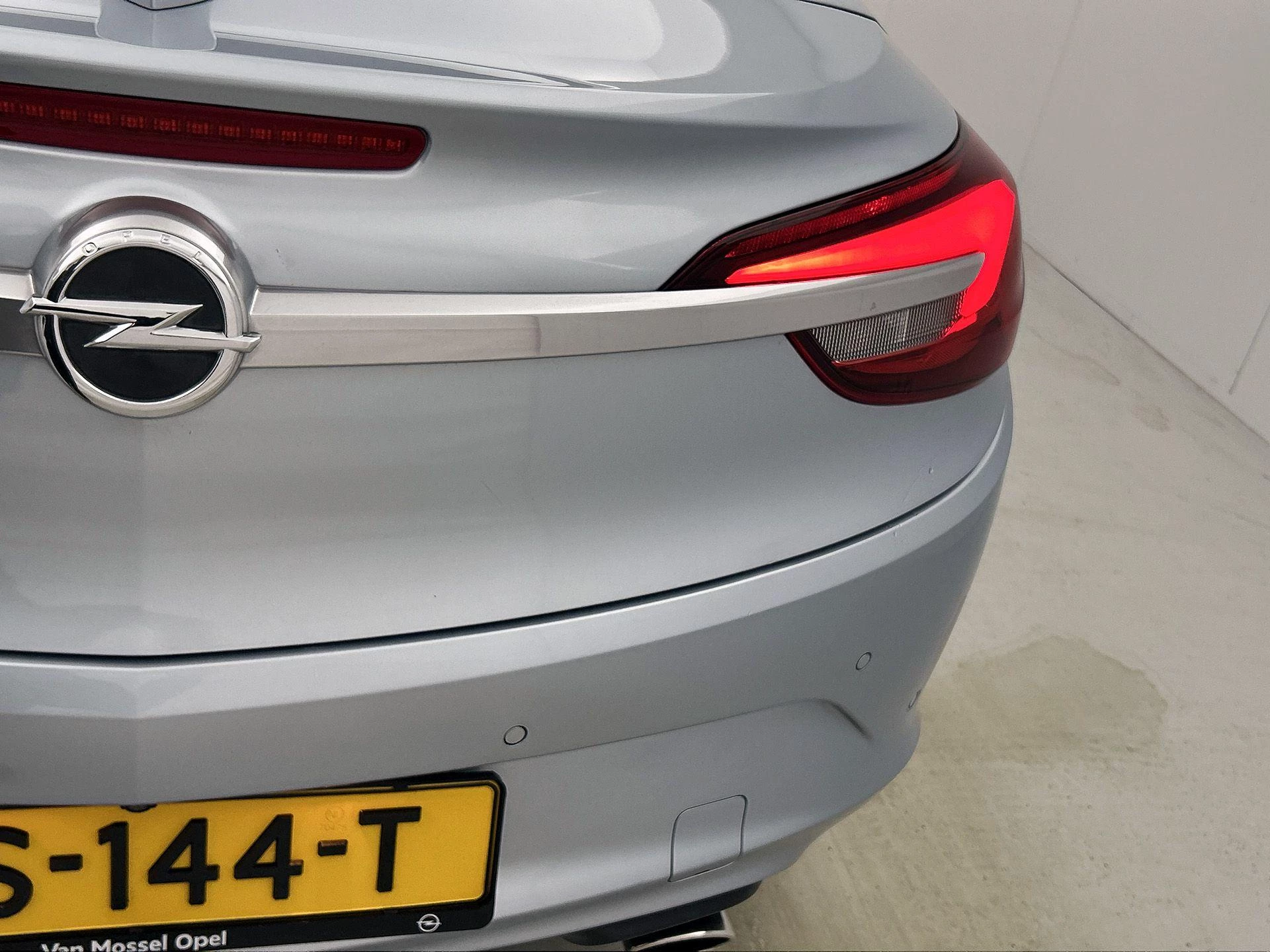 Opel-Cascada-image-14
