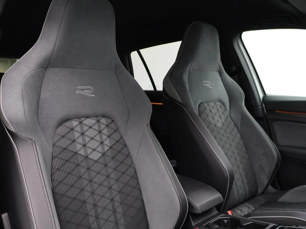 Volkswagen Golf VIII SW Golf Variant R-Line Business Premium 1.5eTSI 150PK *AUTOMAAT*SPORTZETELS*ALCANTARA*CAMERA*PDC*ACC*APP-CONNECT*...*