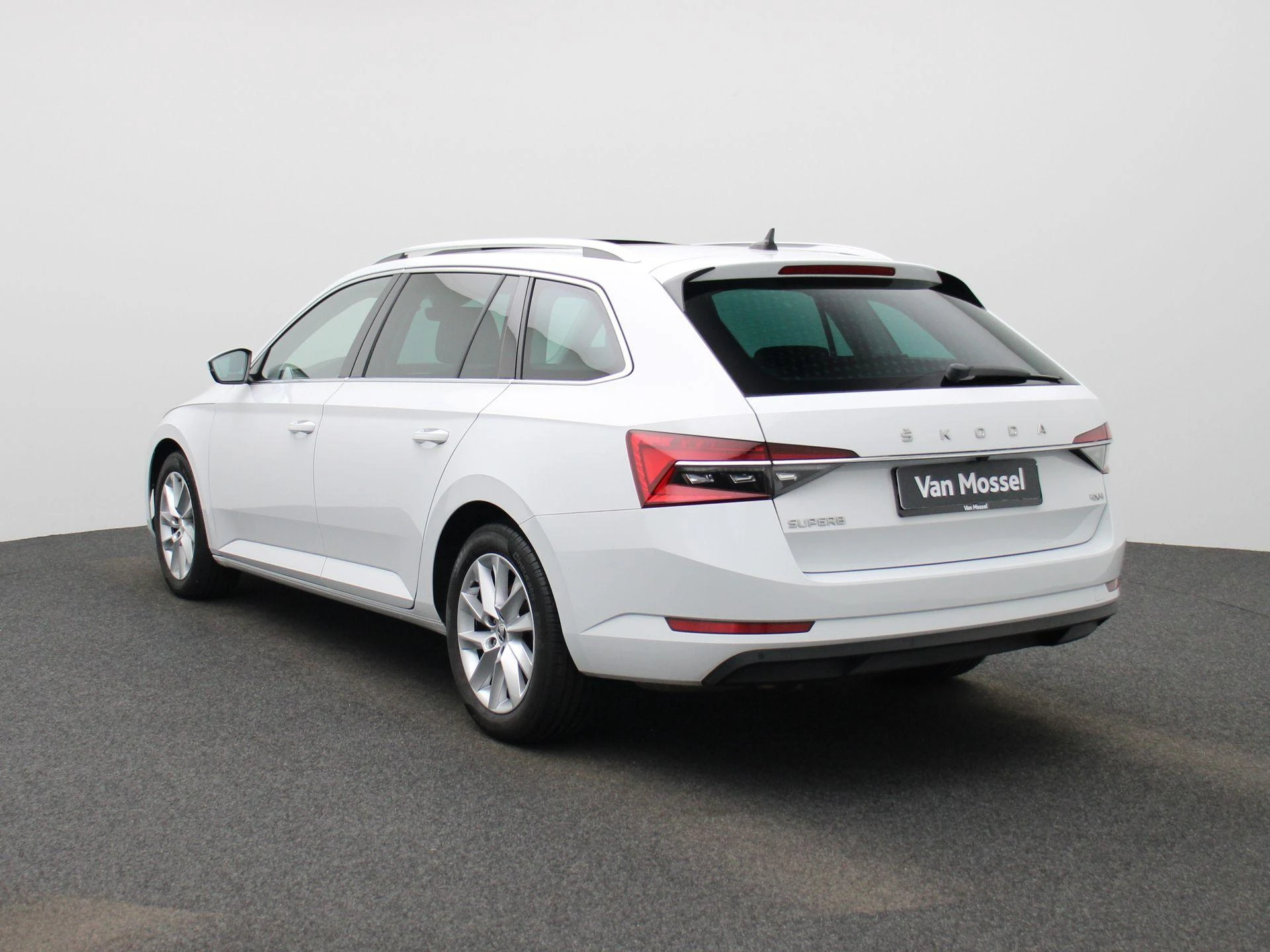 Škoda-Superb-image-1