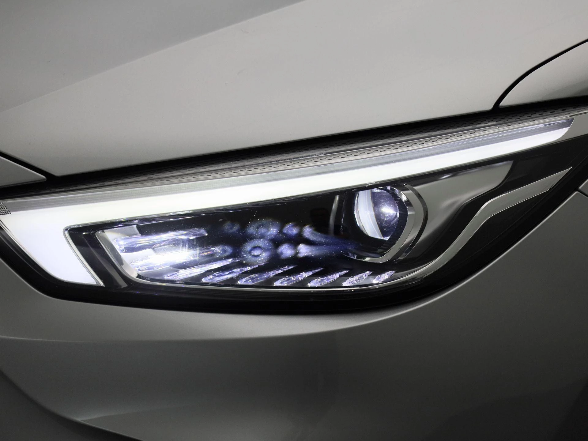 MG-ZS EV-image-13