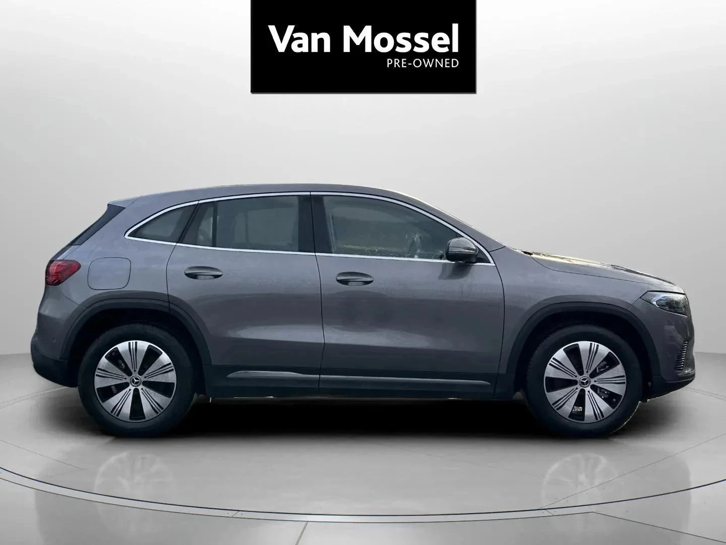 Mercedes-Benz-EQA-image-3