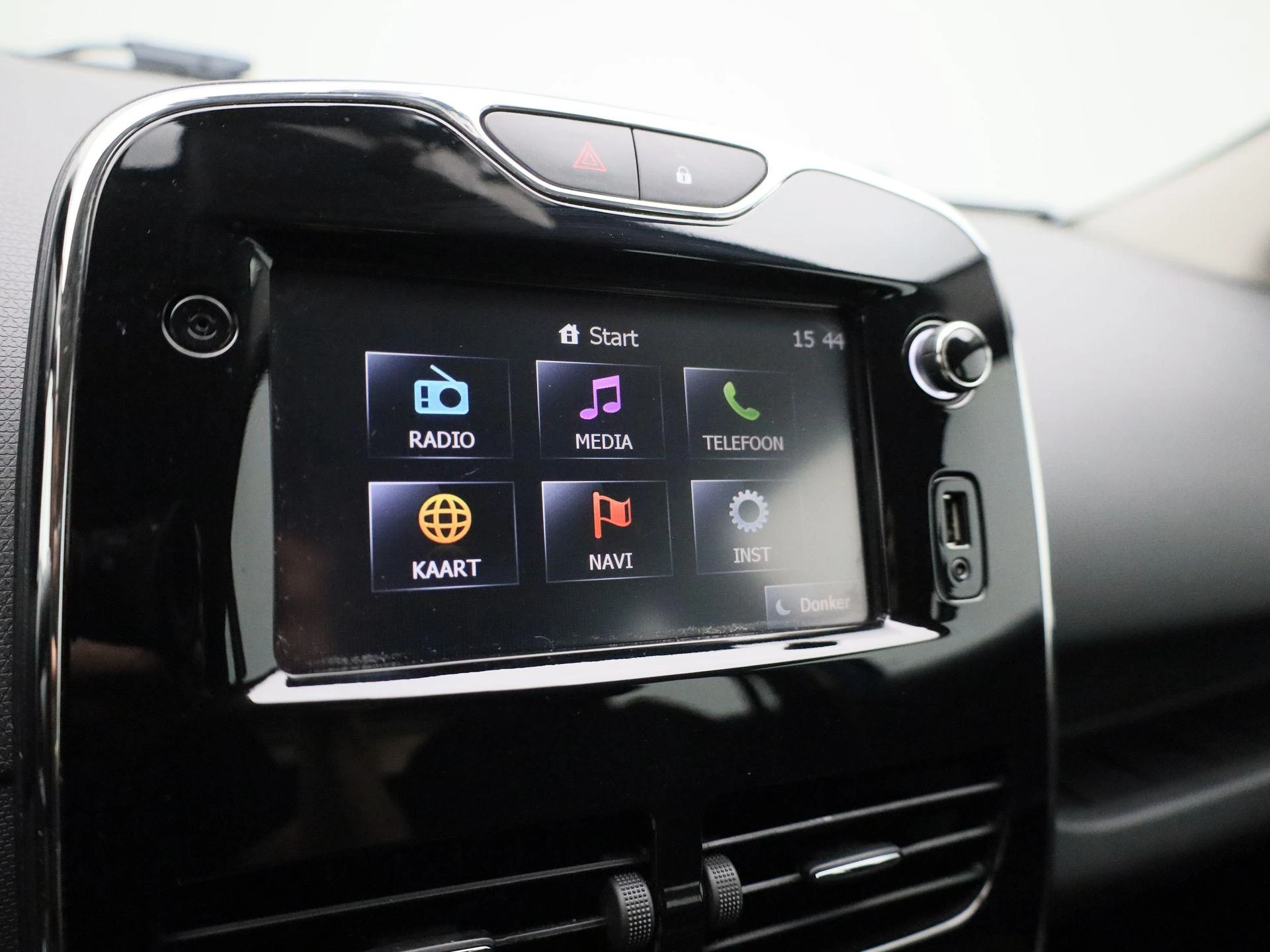 Renault-Clio-image-25