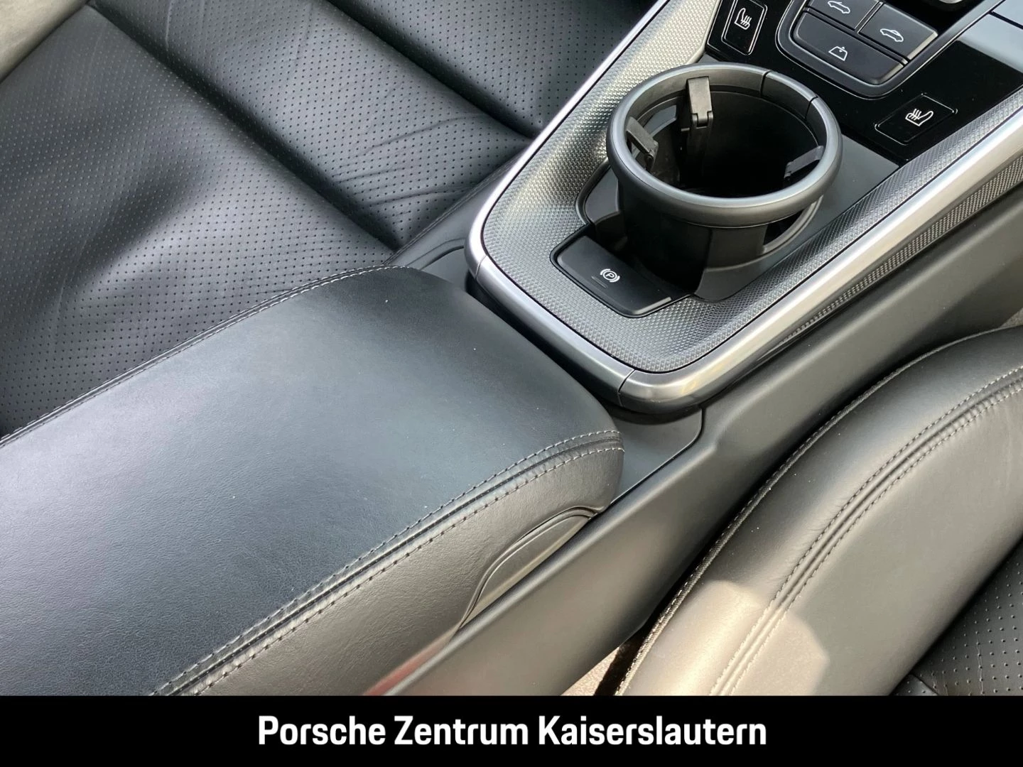 Porsche 911 992 Carrera 4 Cabrio Sportabgas BOSE 21-Zoll carrera