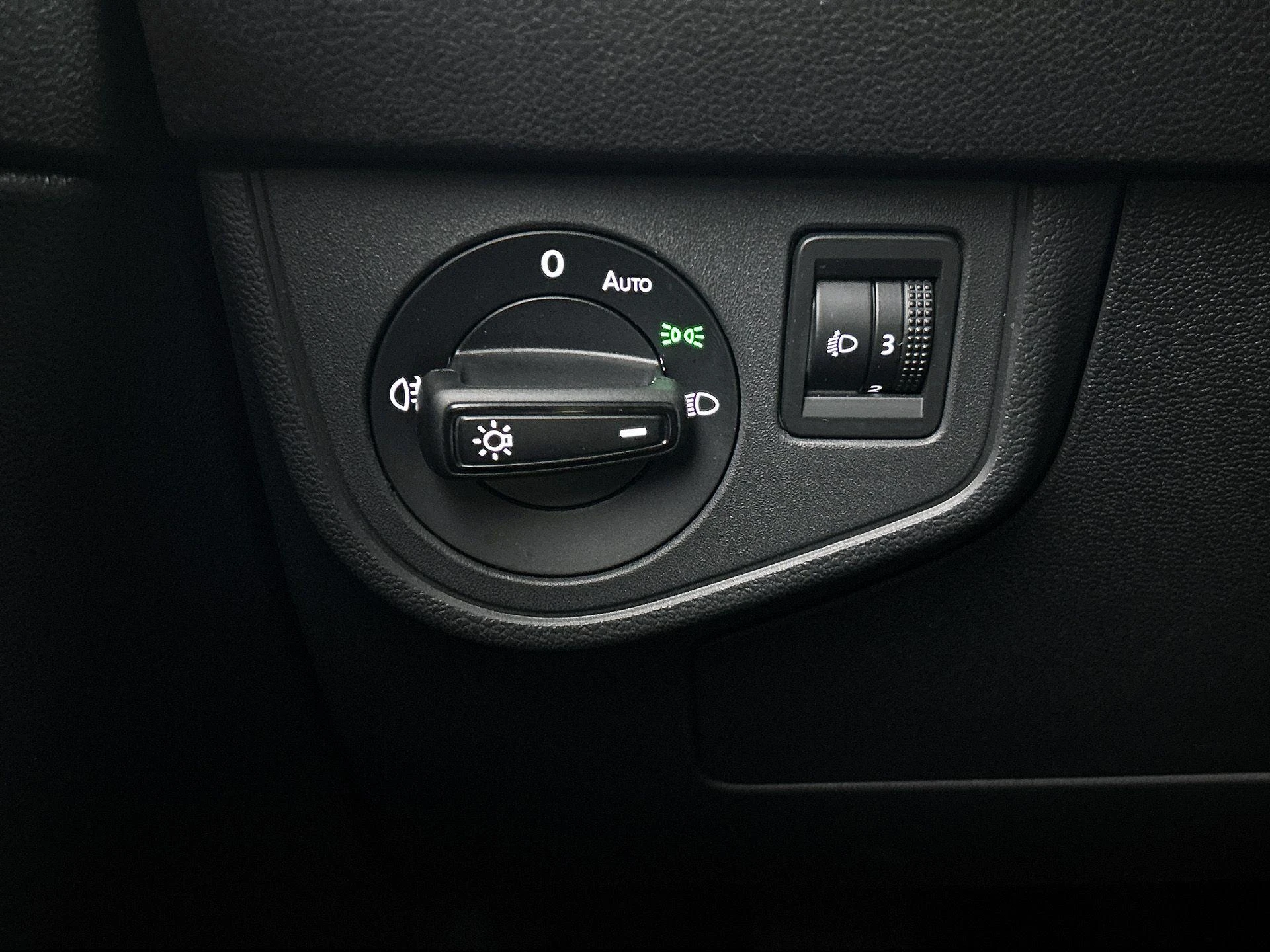 Volkswagen-Polo-image-17