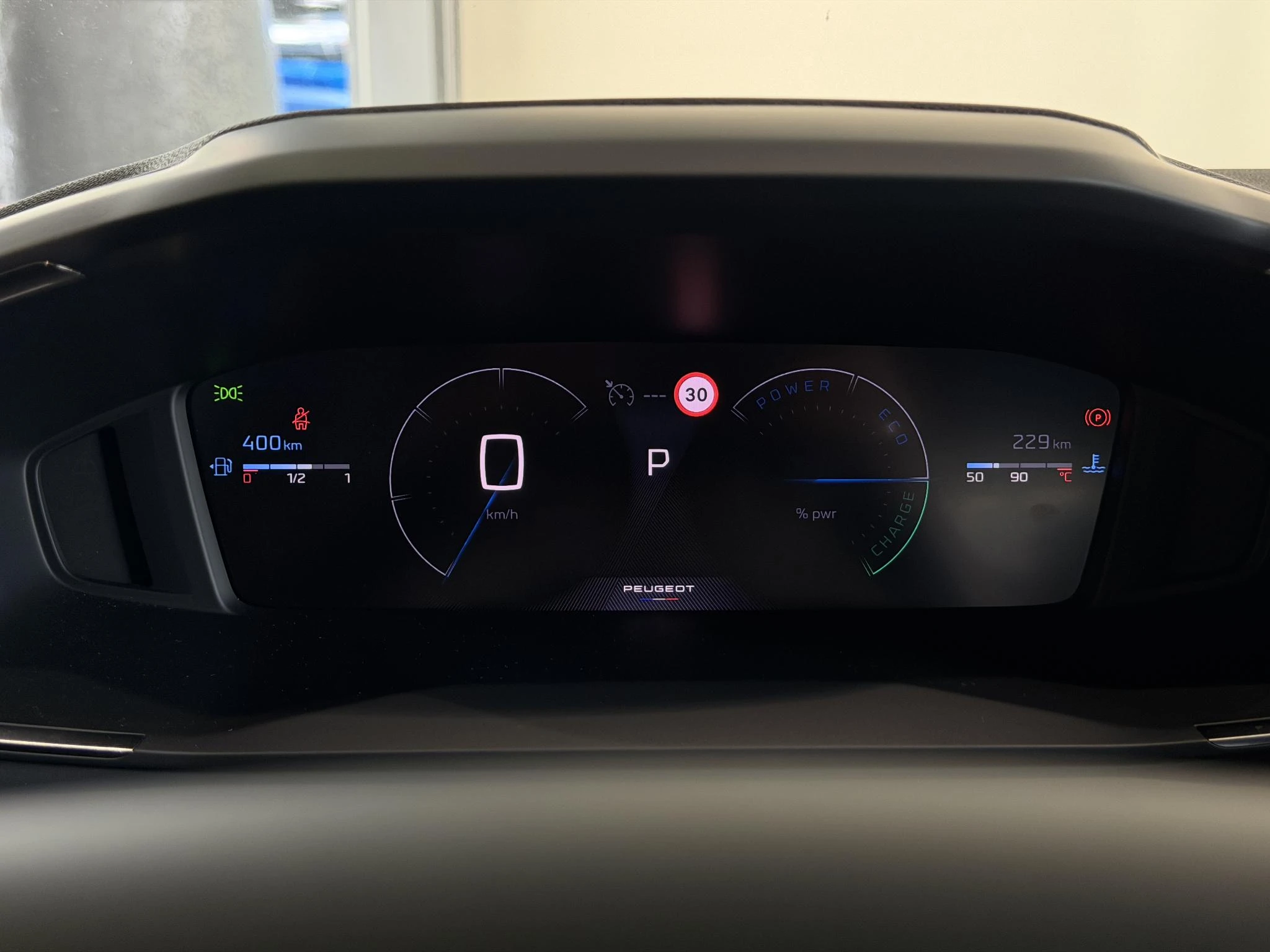 Peugeot 2008 1.2 Hybrid 145 Allure