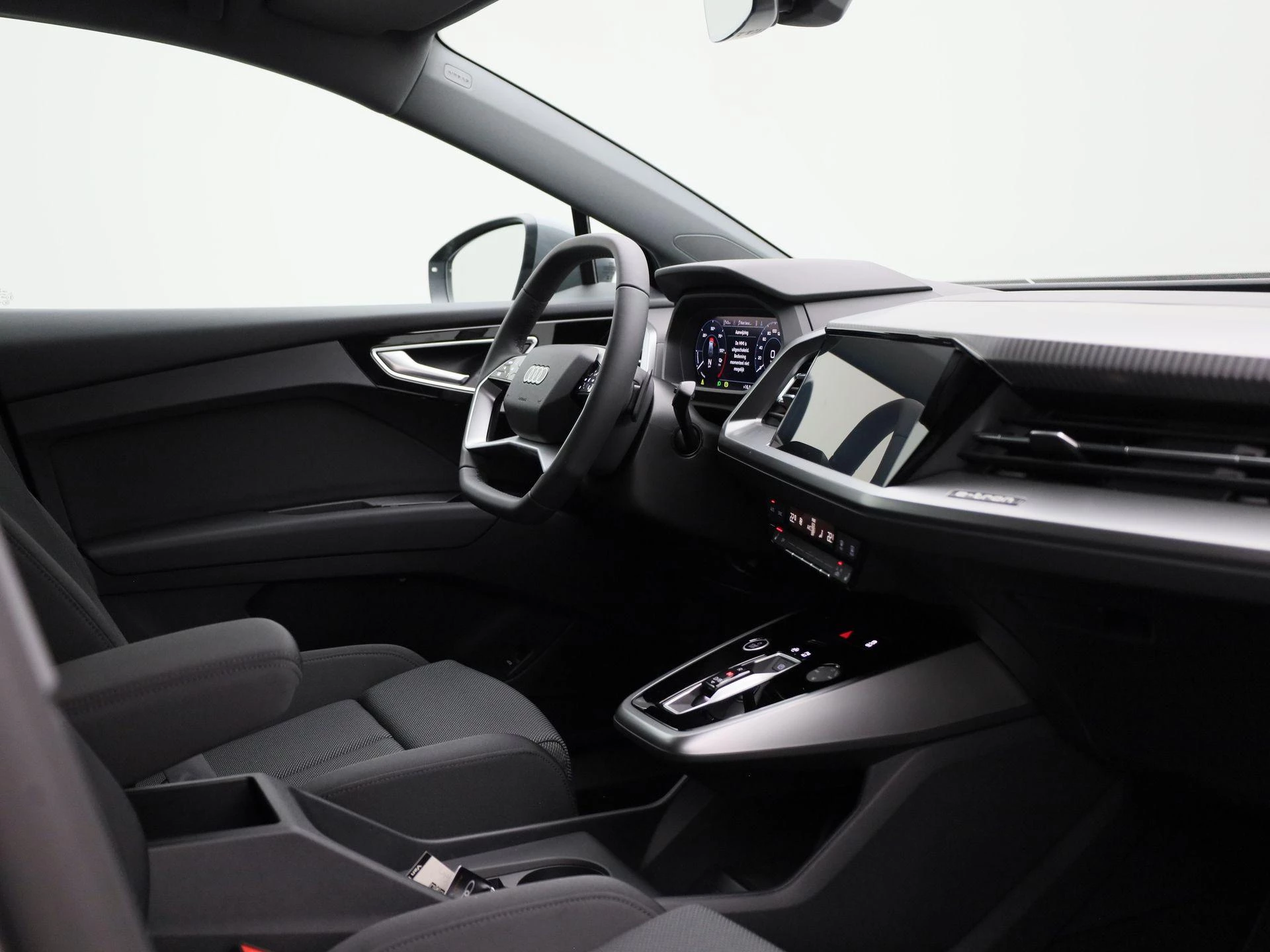 Audi-Q4 e-tron-image-40