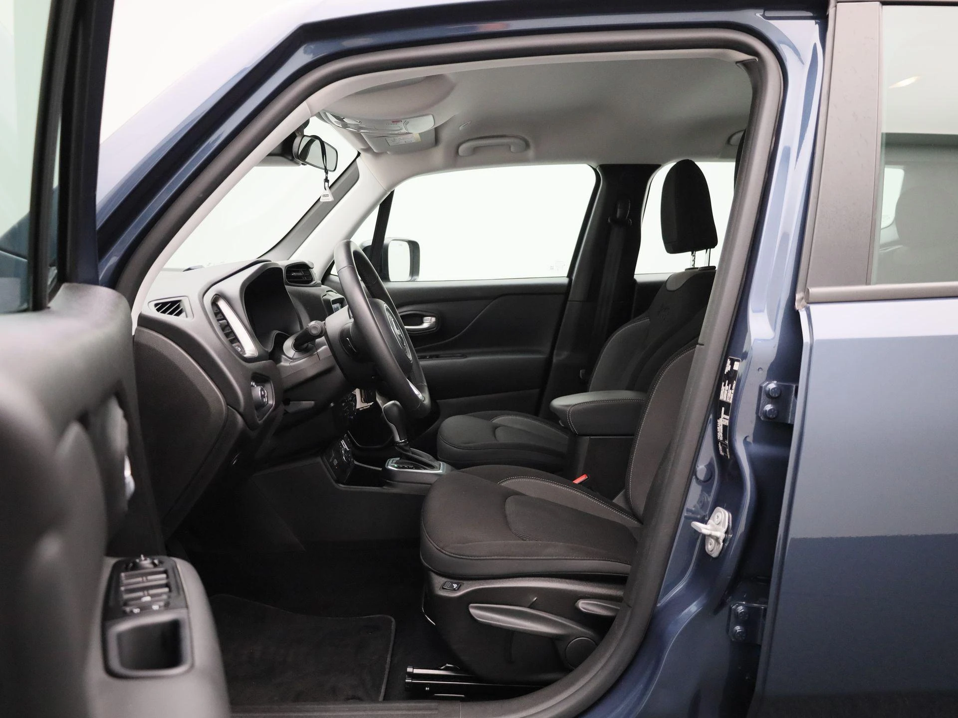 Jeep-Renegade-image-8