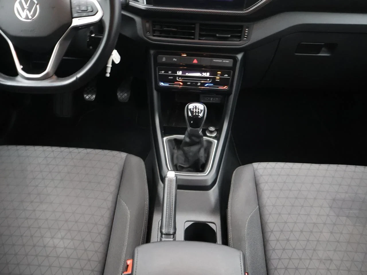Volkswagen-T-Cross-image-17