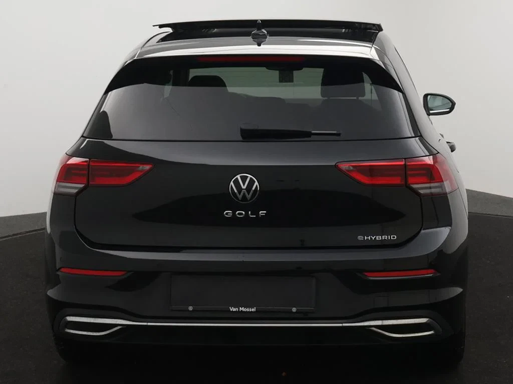 Volkswagen-Golf-image-3