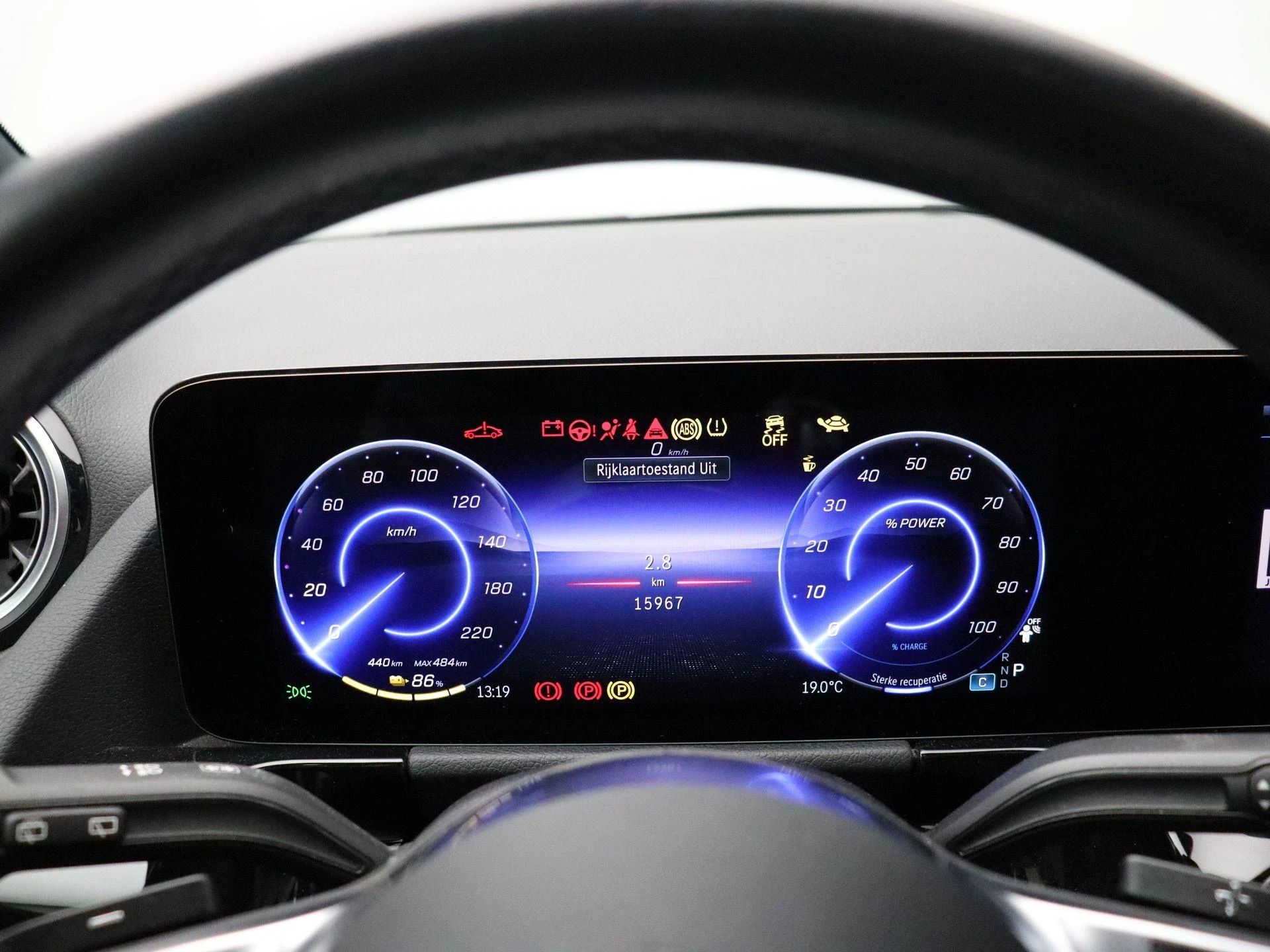 Mercedes-Benz-EQA-image-16