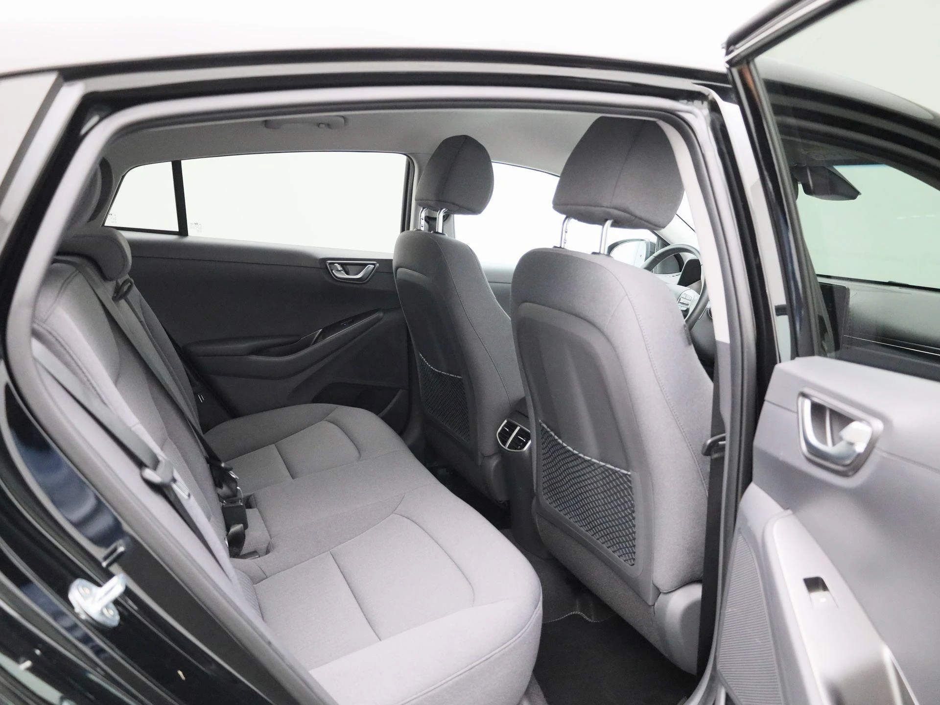 Hyundai-IONIQ-image-36