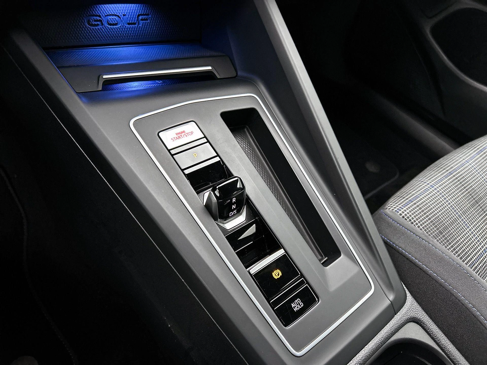 Volkswagen-Golf-image-20