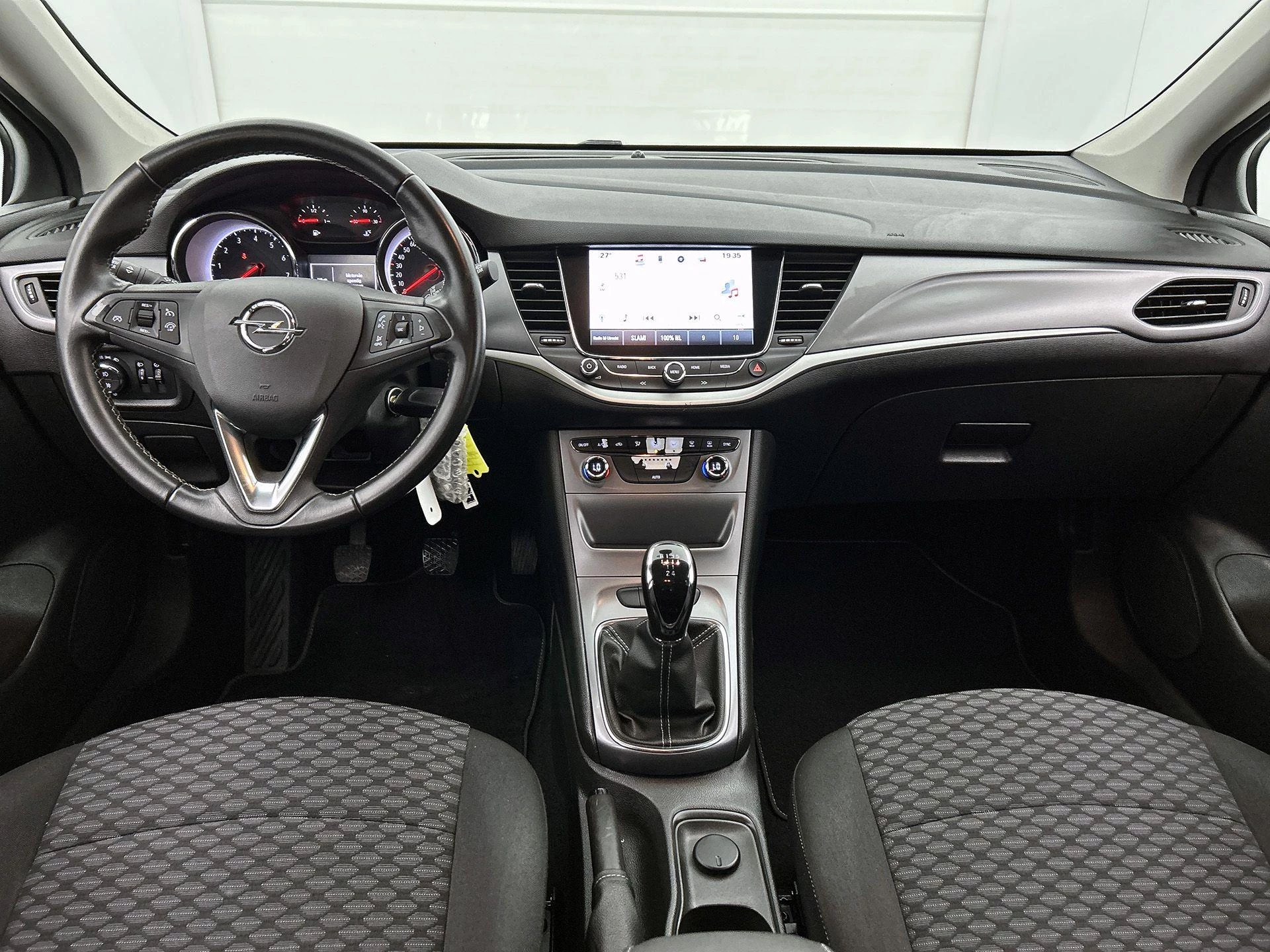 Opel-Astra-image-21