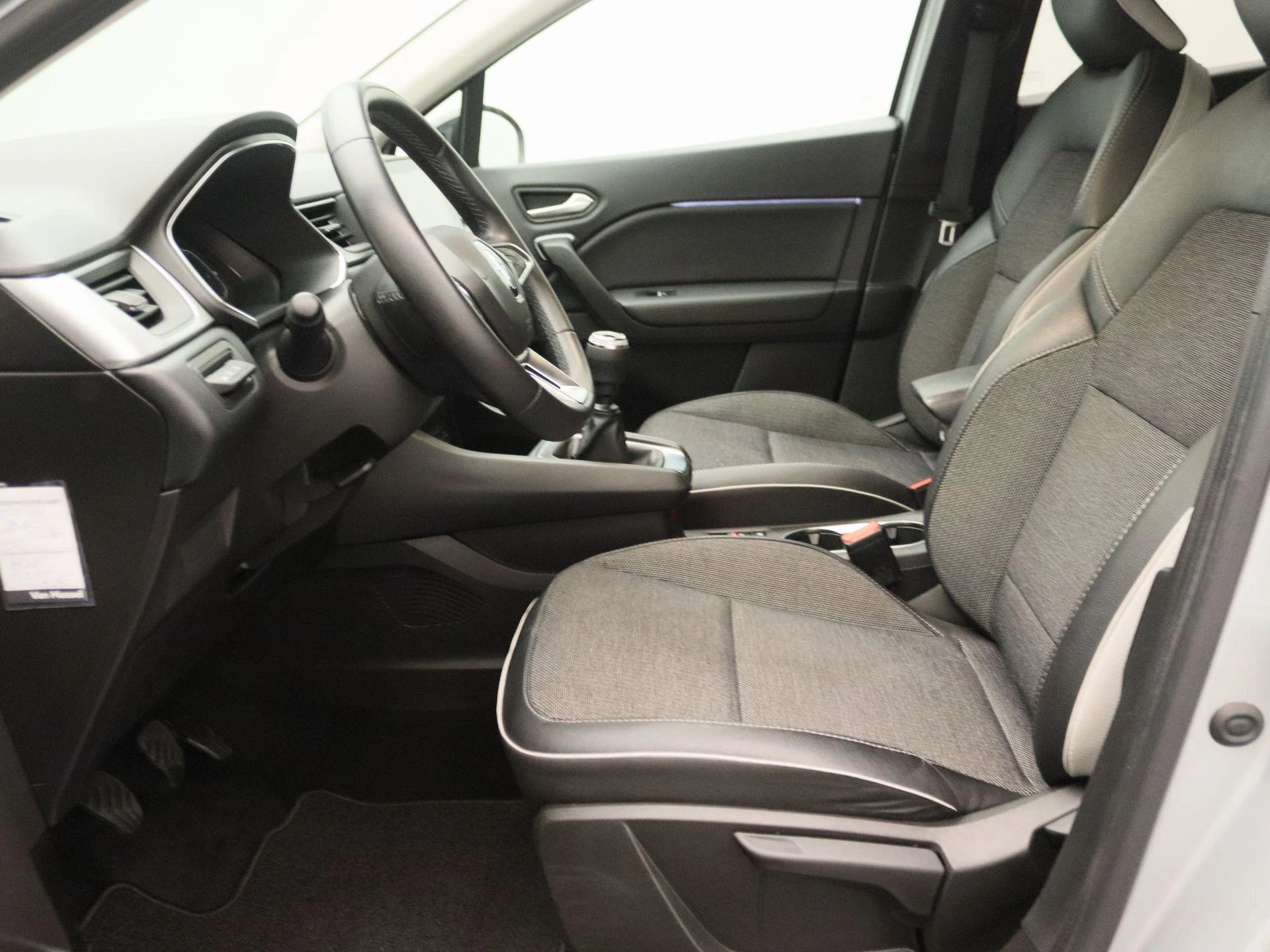 Renault-Captur-image-11