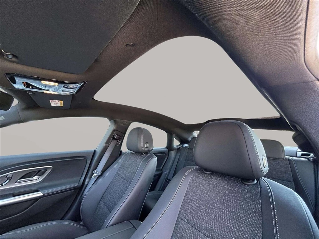 Mercedes-Benz-CLA-image-11