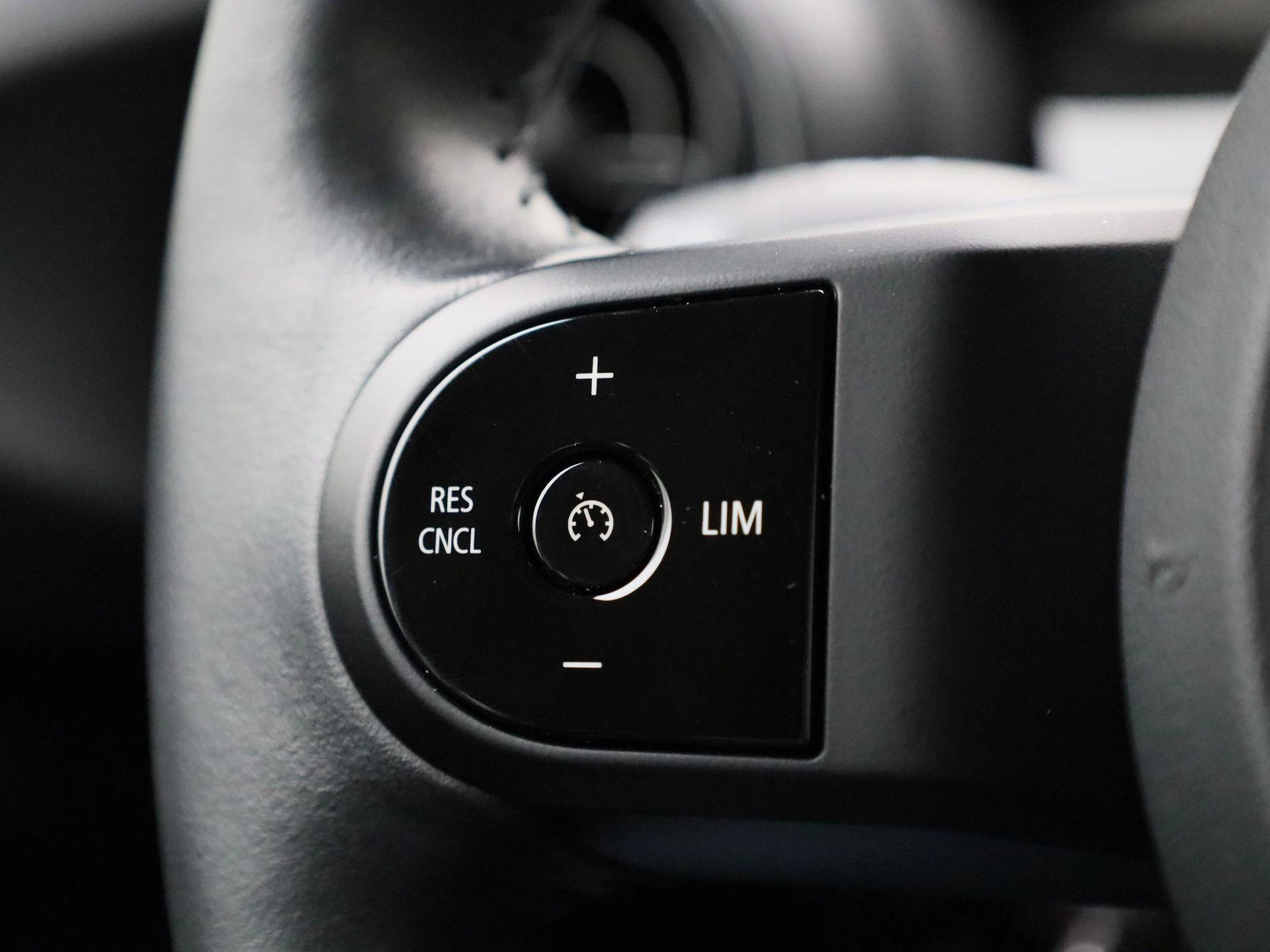 MINI Cooper Mini 5 door (100 kW)