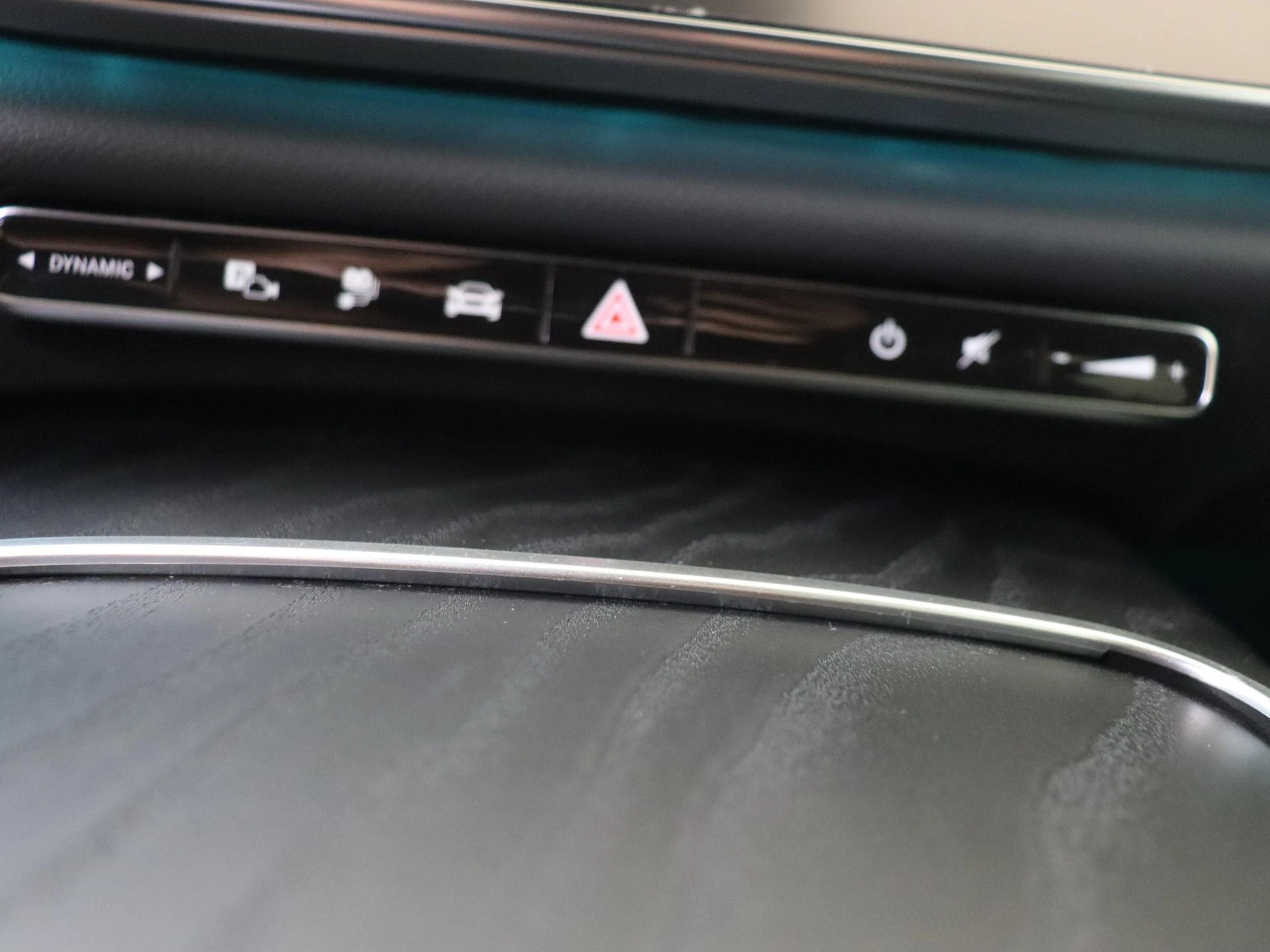 Mercedes-Benz-E-Klasse-image-20