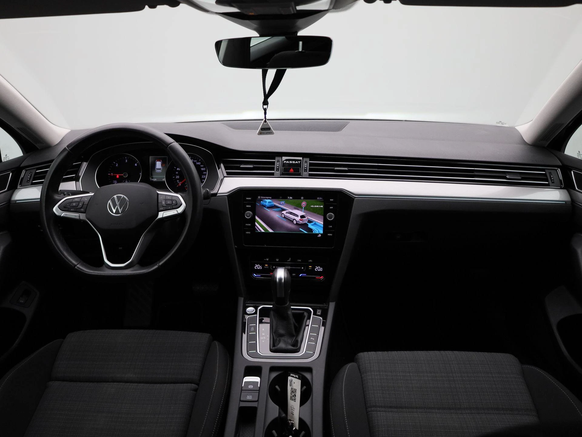 Volkswagen-Passat-image-35