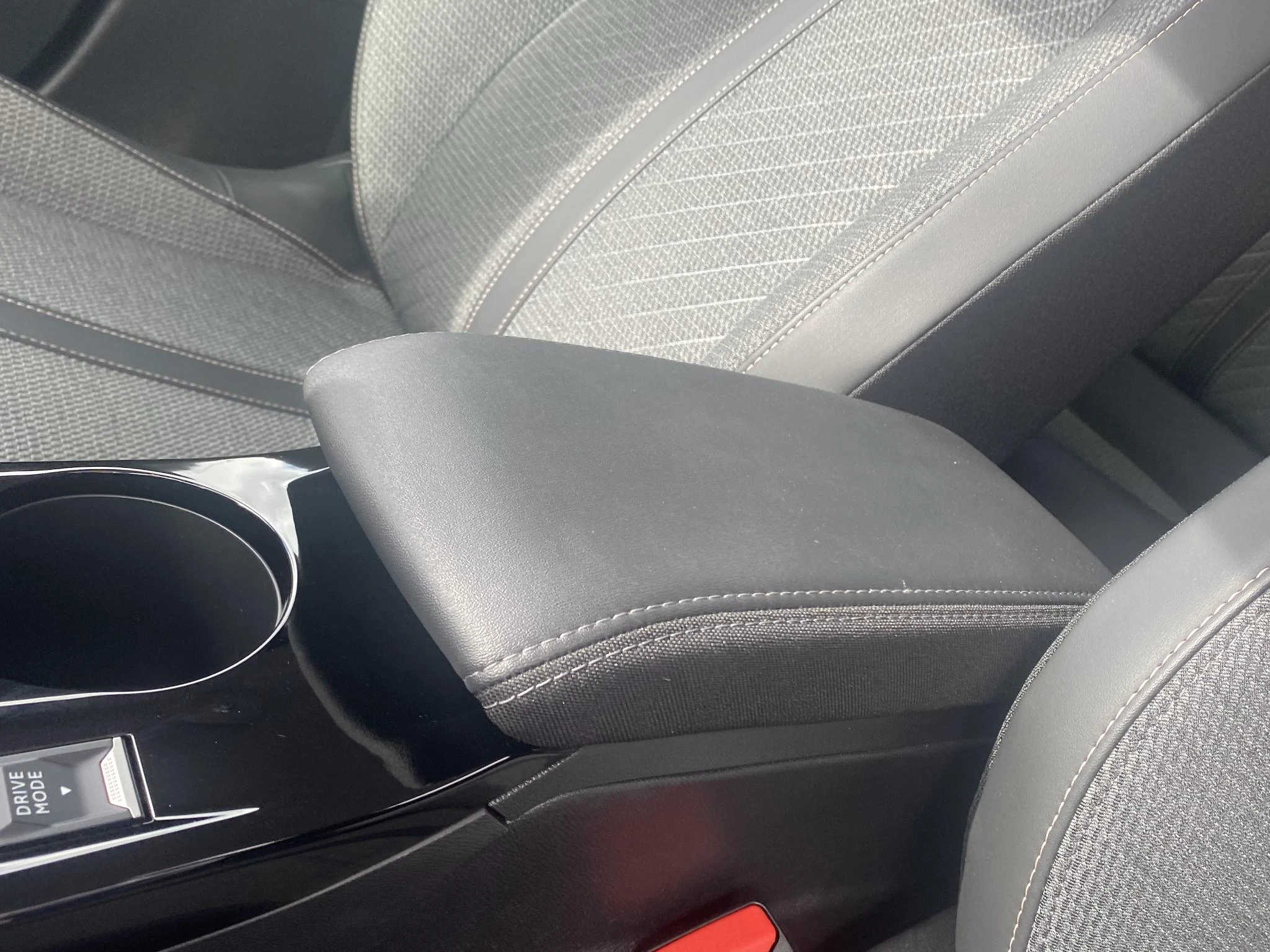 Peugeot-208-image-30