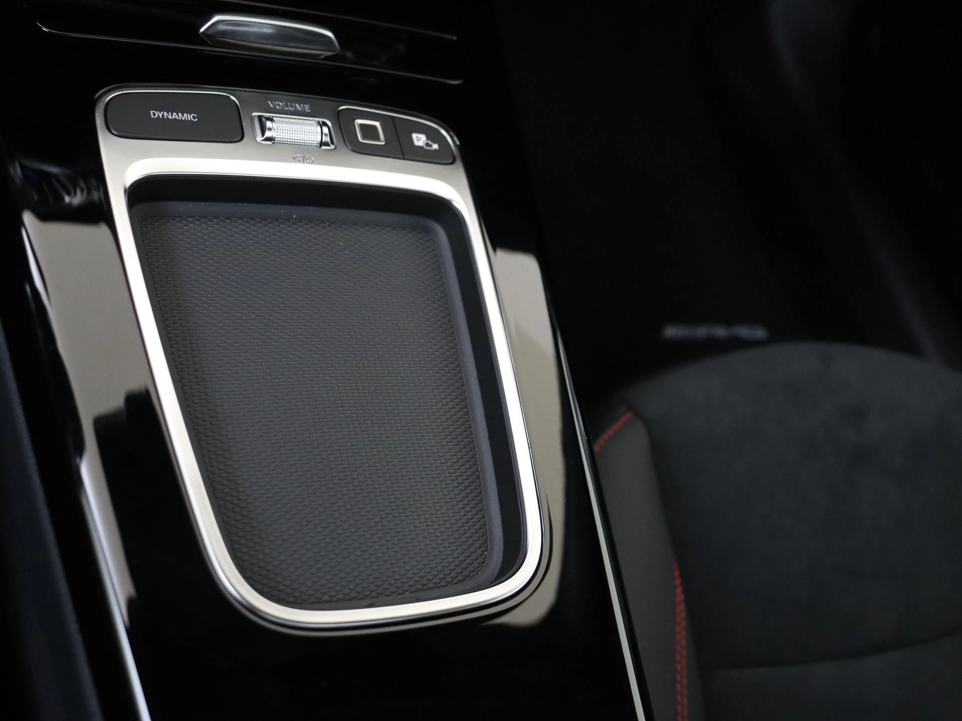 Mercedes-Benz-CLA-image-21