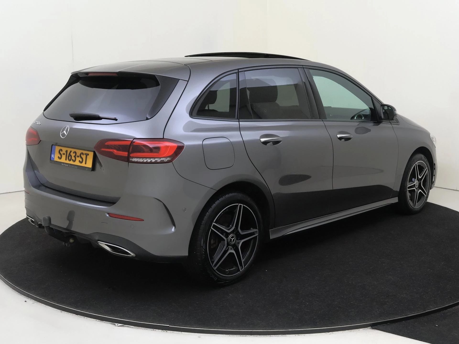 Mercedes-Benz-B-Klasse-image-3