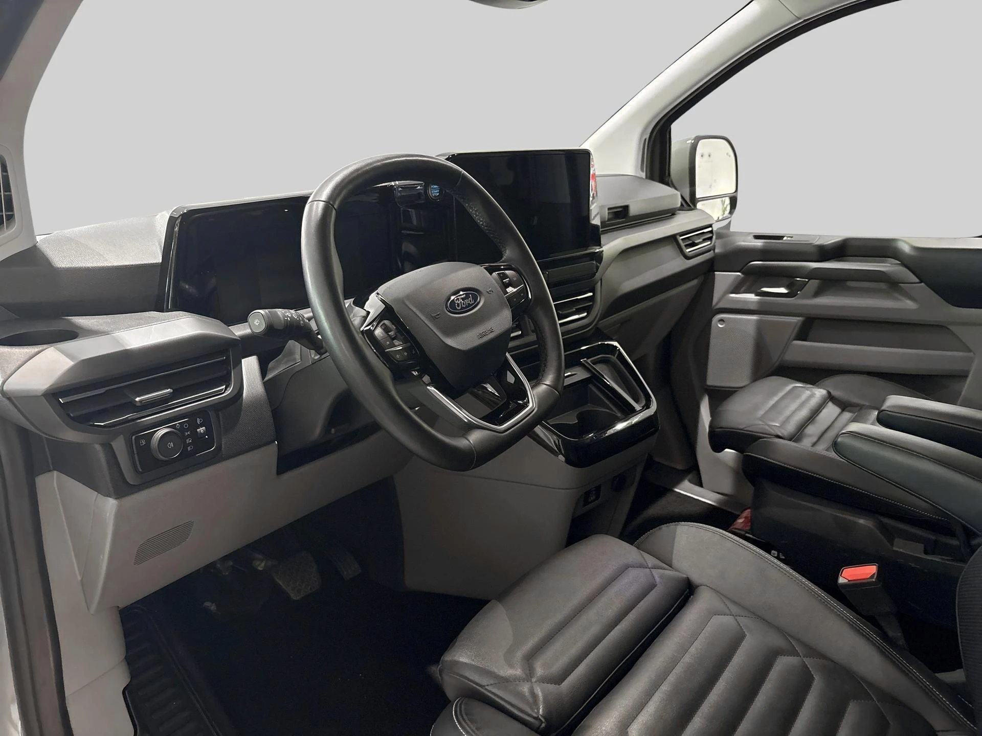 Ford-Tourneo Custom-image-8
