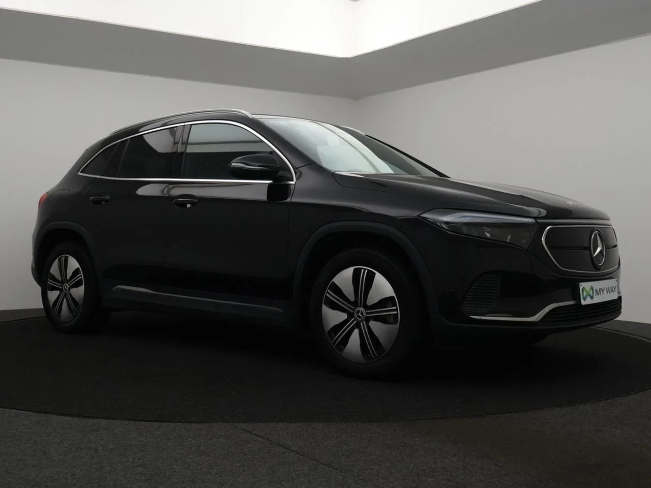 Mercedes-Benz-EQA-image-3