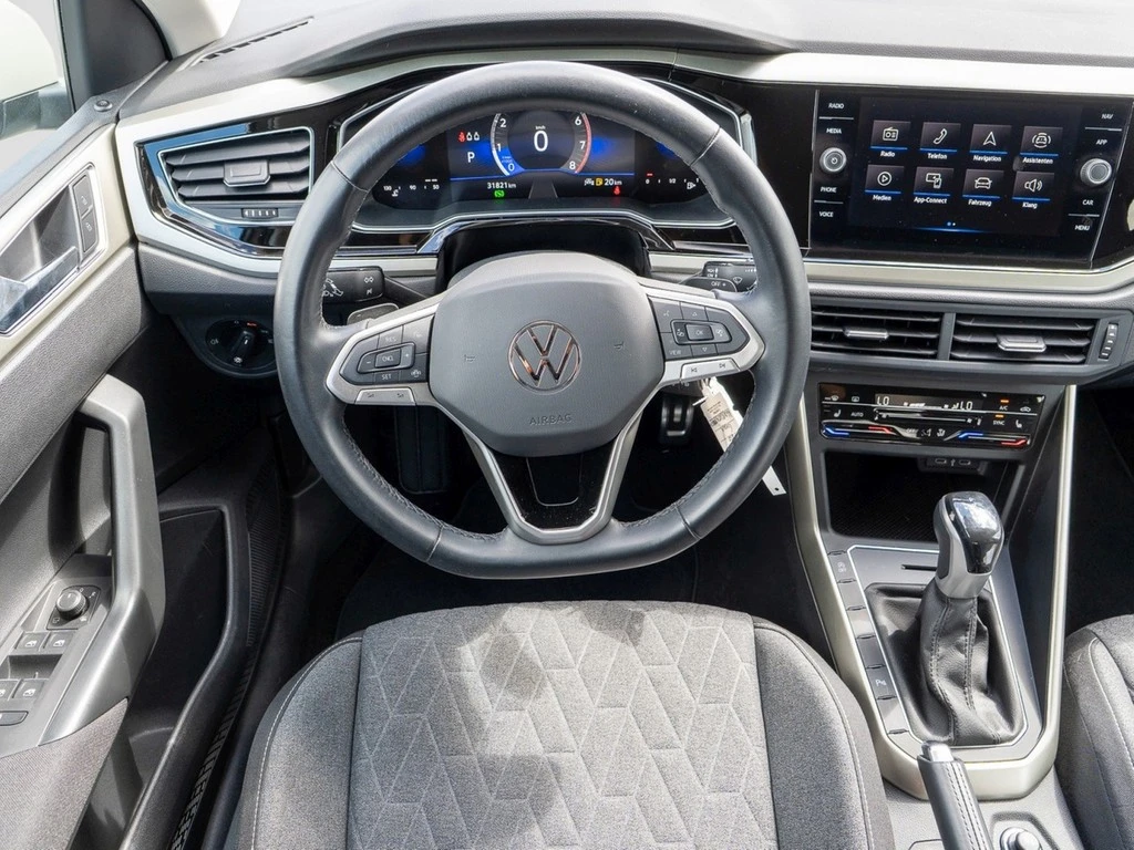 Volkswagen-Polo-image-13